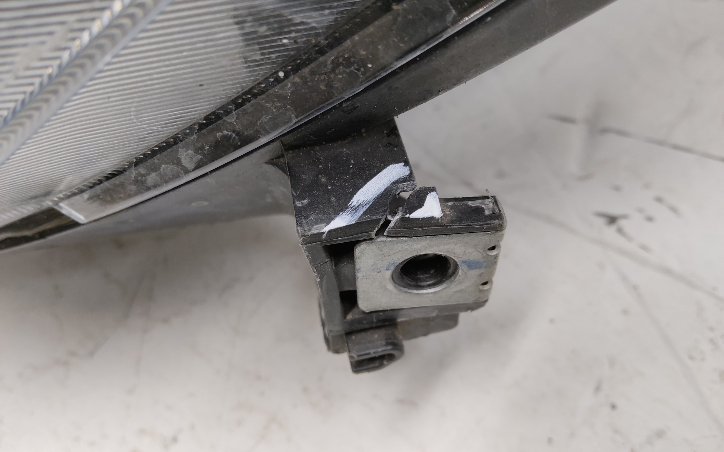 Фара передняя левая Chery Tiggo 4 Pro галоген линза