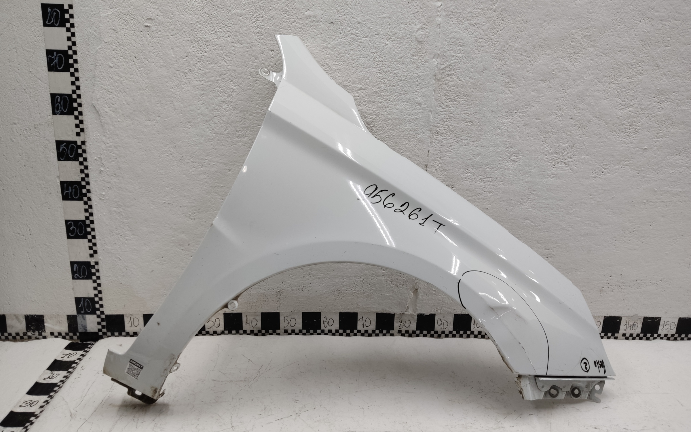 Крыло переднее правое Lada Vesta