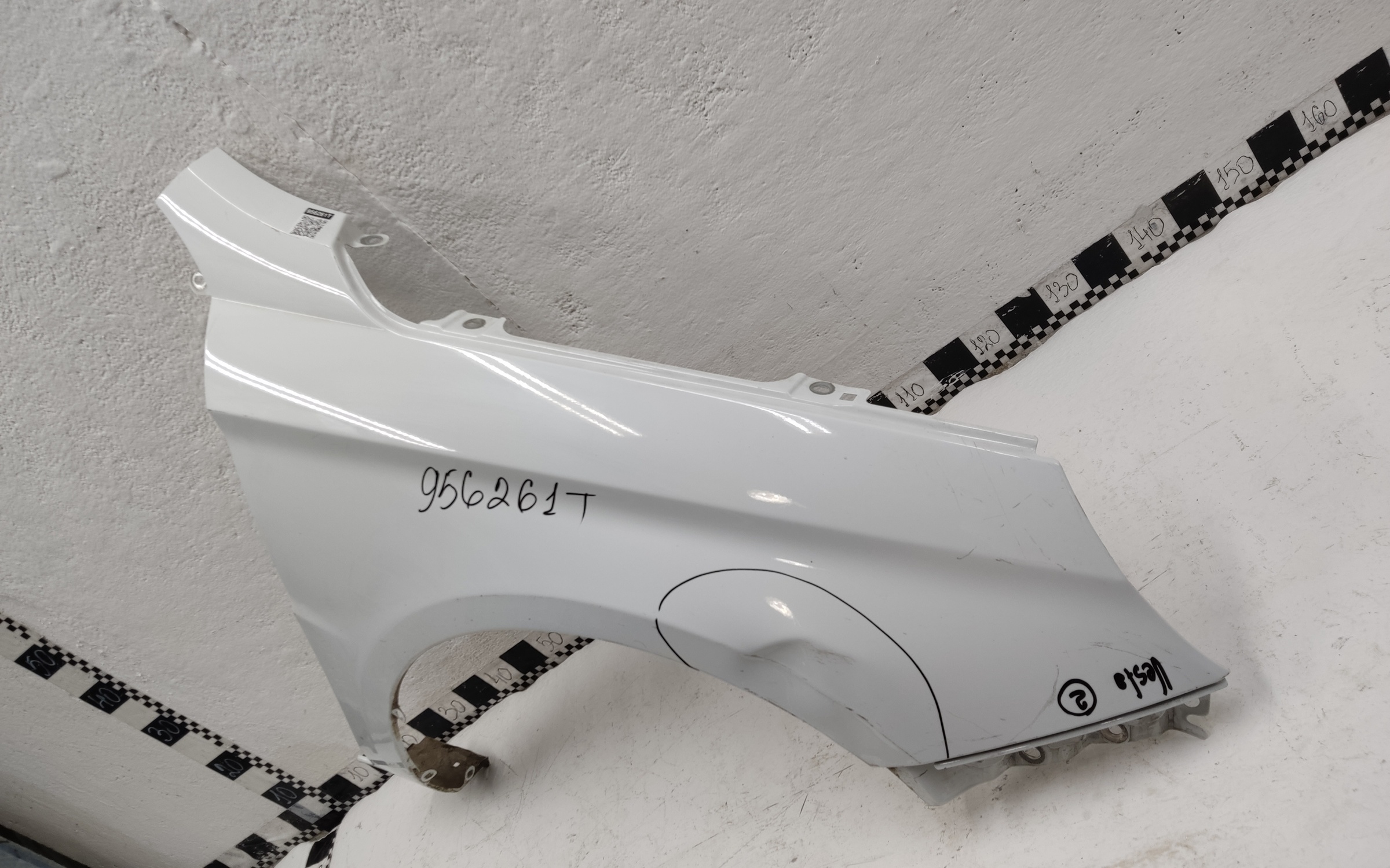 Крыло переднее правое Lada Vesta