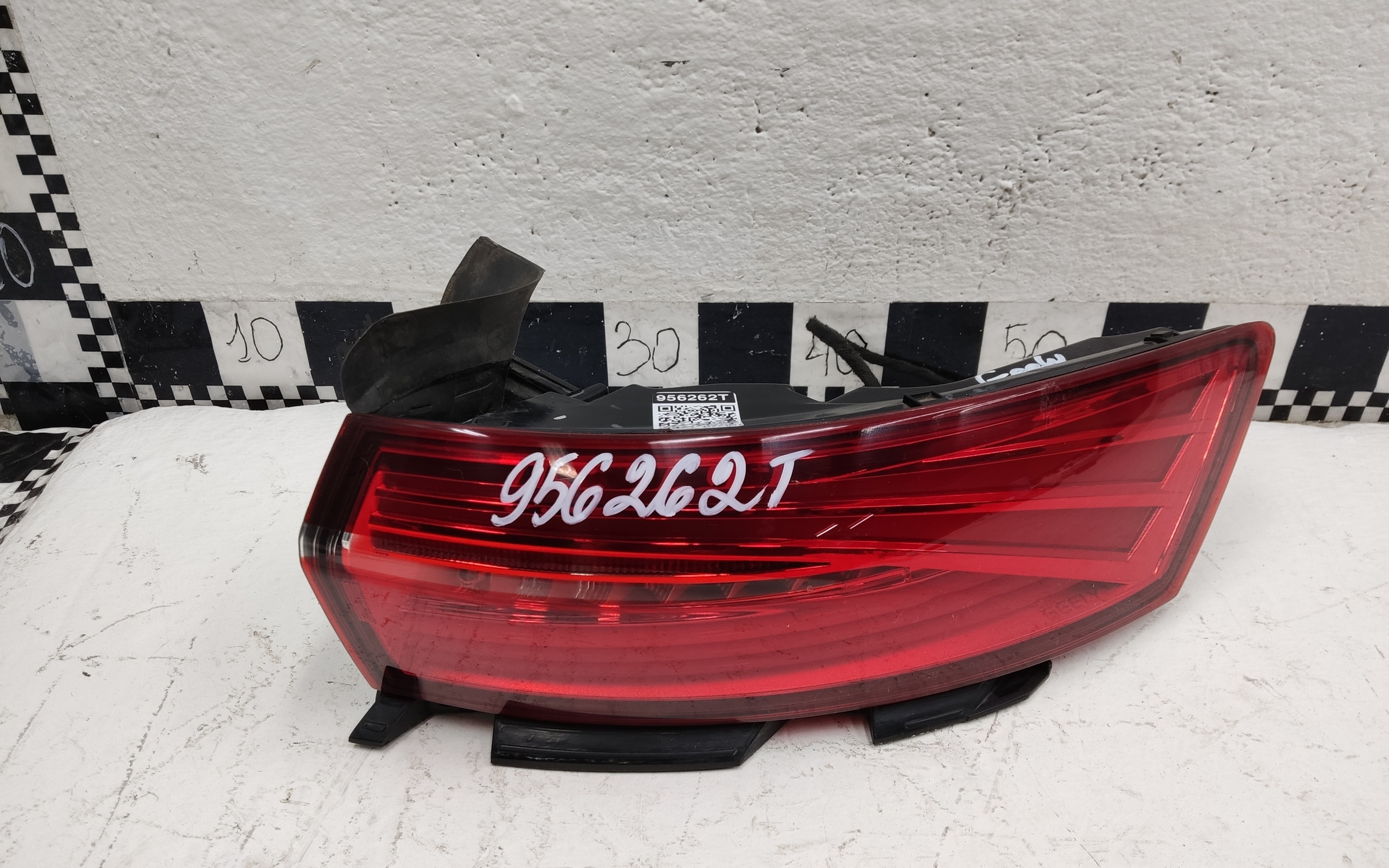 Фонарь задний правый наружный Geely Tugella LED