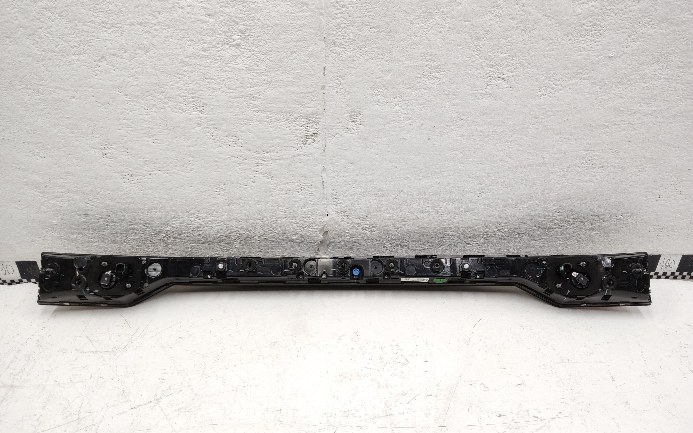 Фонарь крышки багажника Geely Monjaro LED