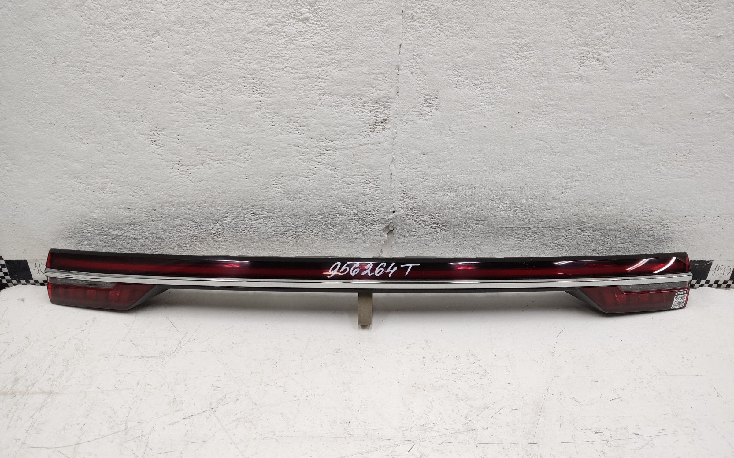 Фонарь крышки багажника Geely Monjaro LED