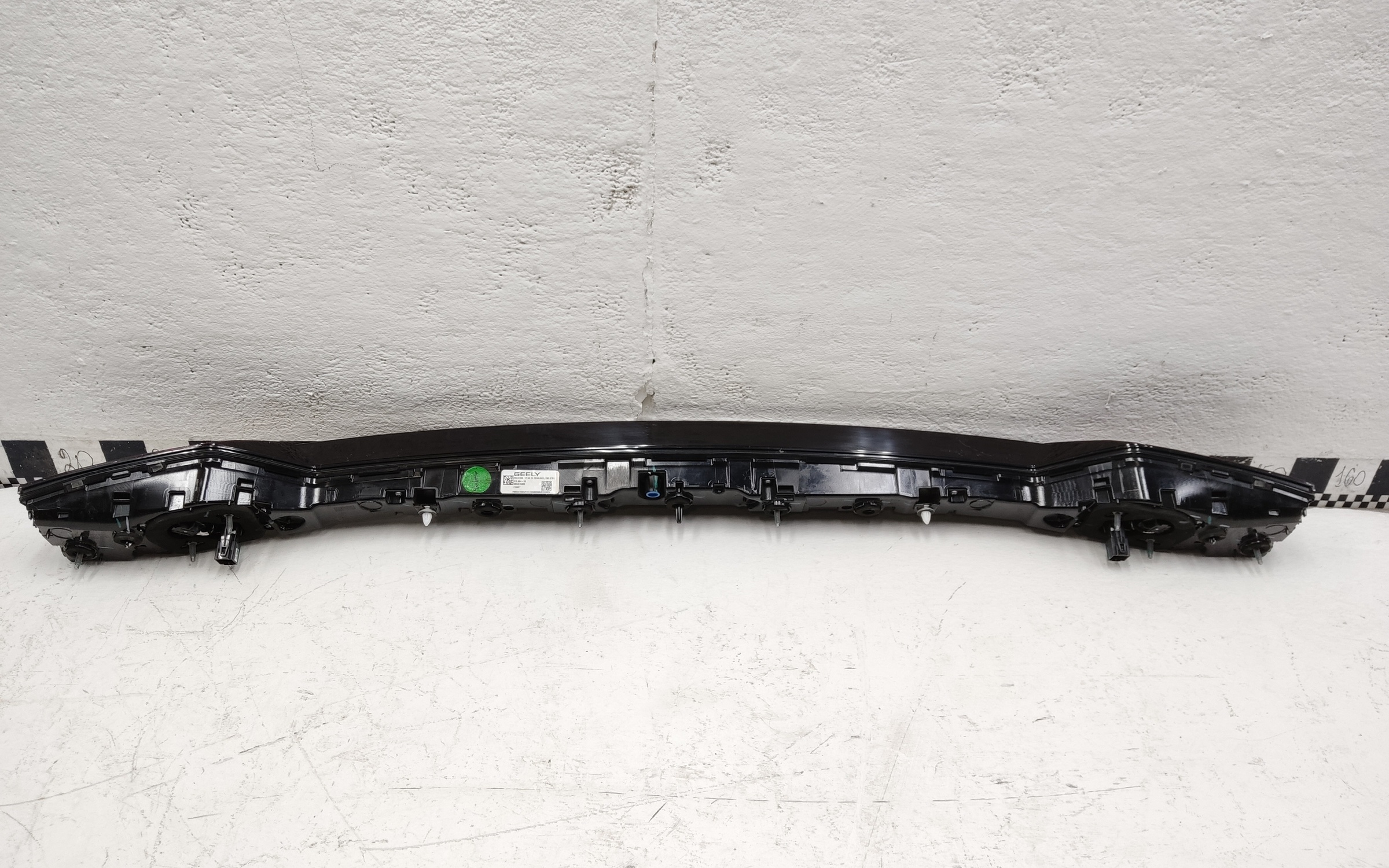 Фонарь крышки багажника Geely Monjaro LED