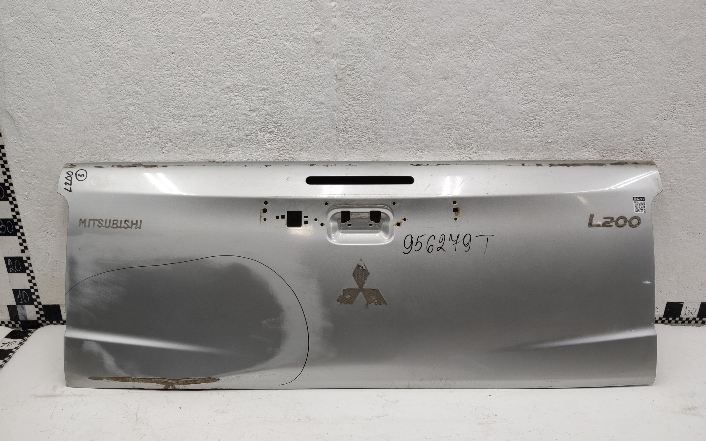 Борт задний откидной Mitsubishi L200 5 под камеру