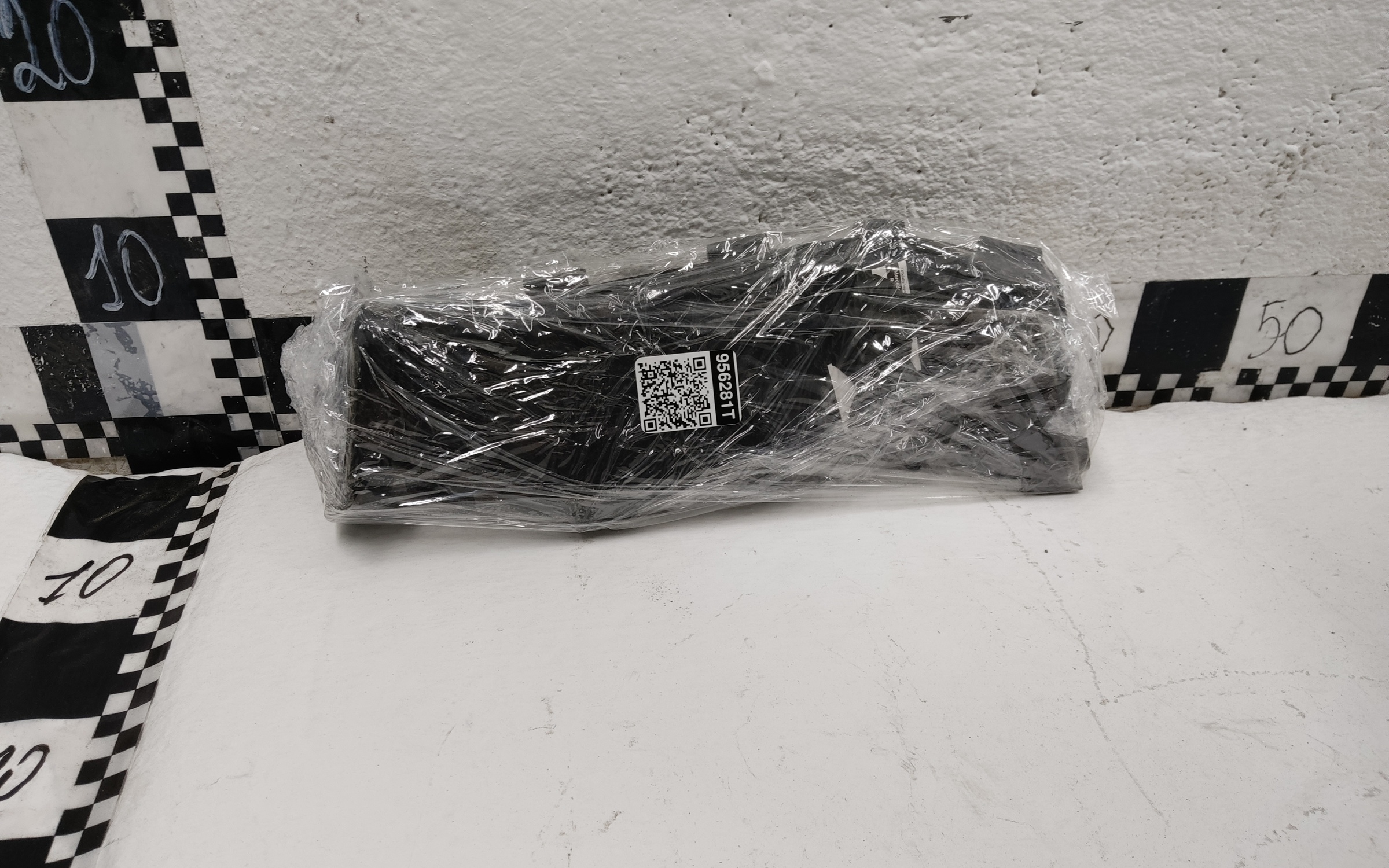 Водосток лобового стекла левый Mercedes-benz GLE-klasse V167