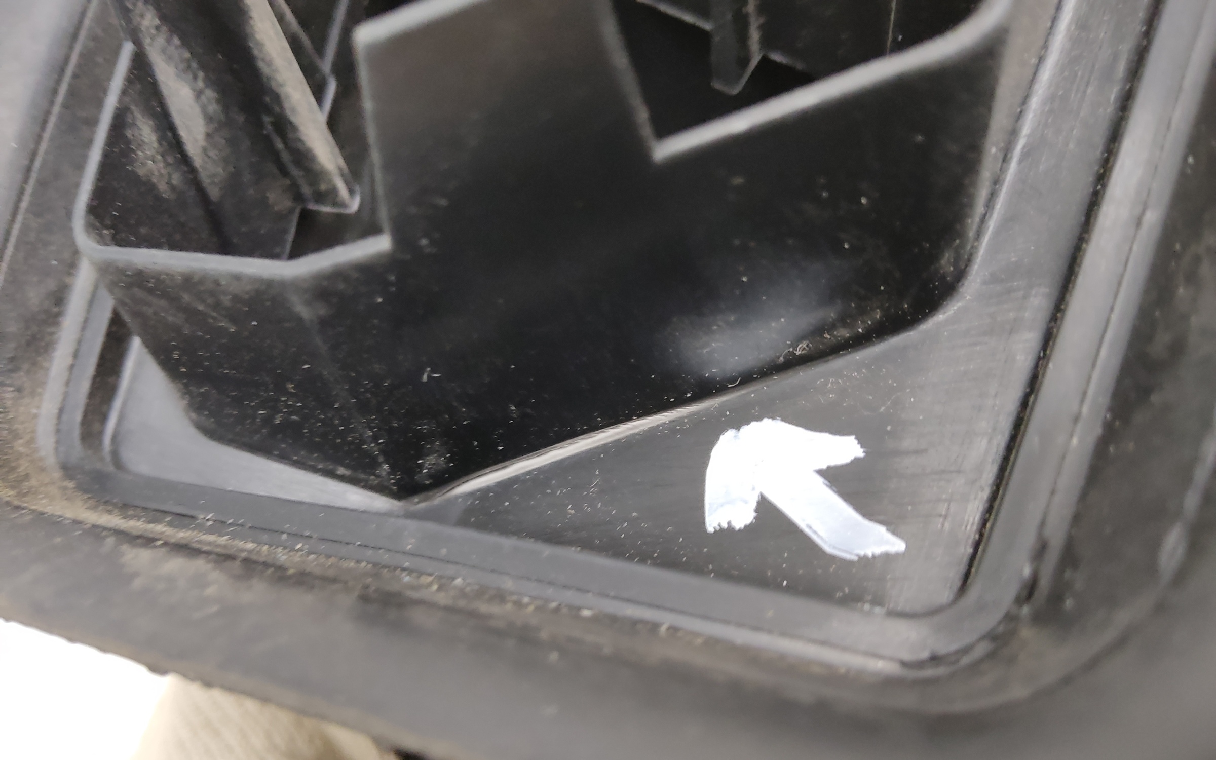 Водосток лобового стекла левый Mercedes-benz GLE-klasse V167