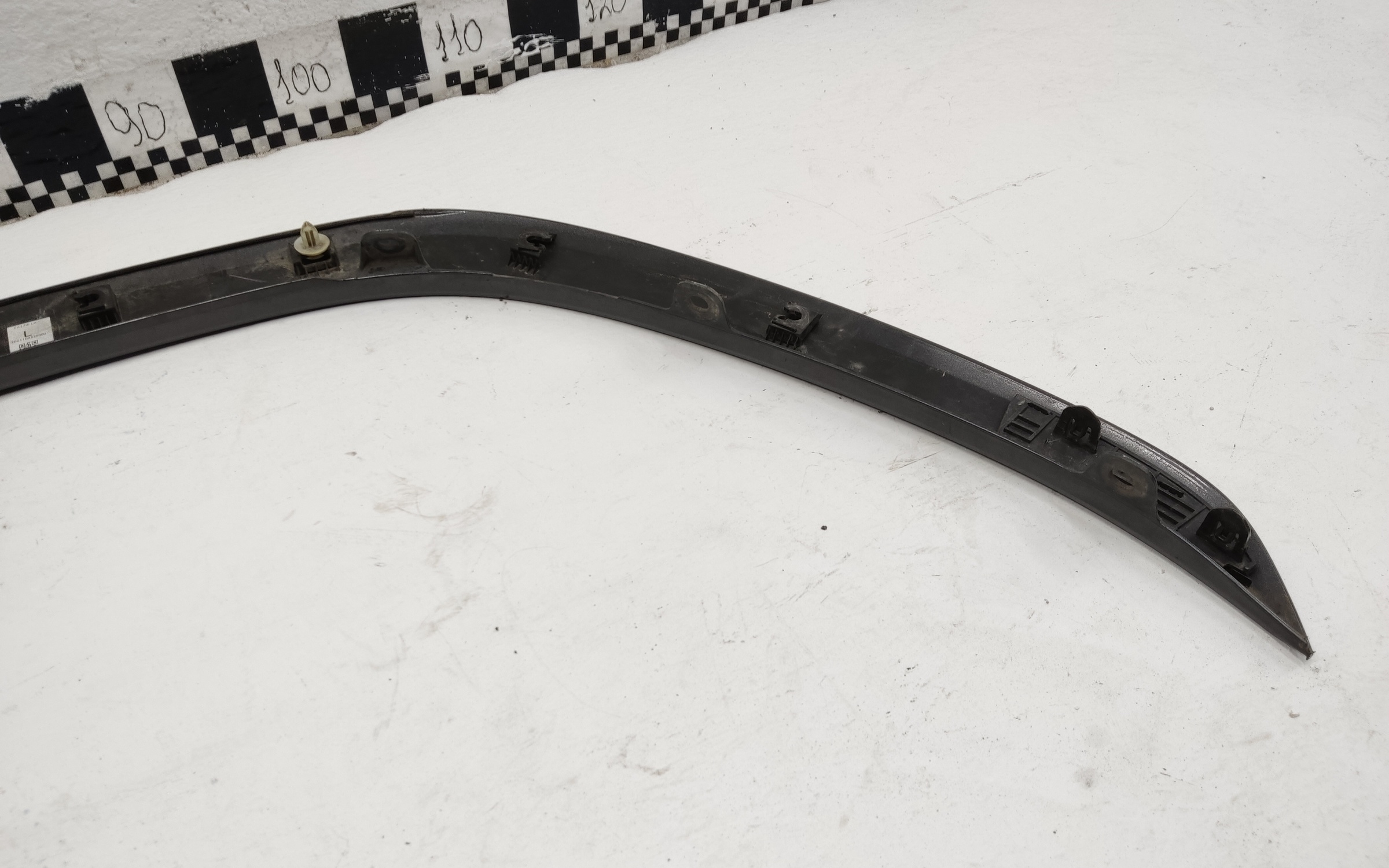 Накладка крыла переднего левого Toyota Land Cruiser 300