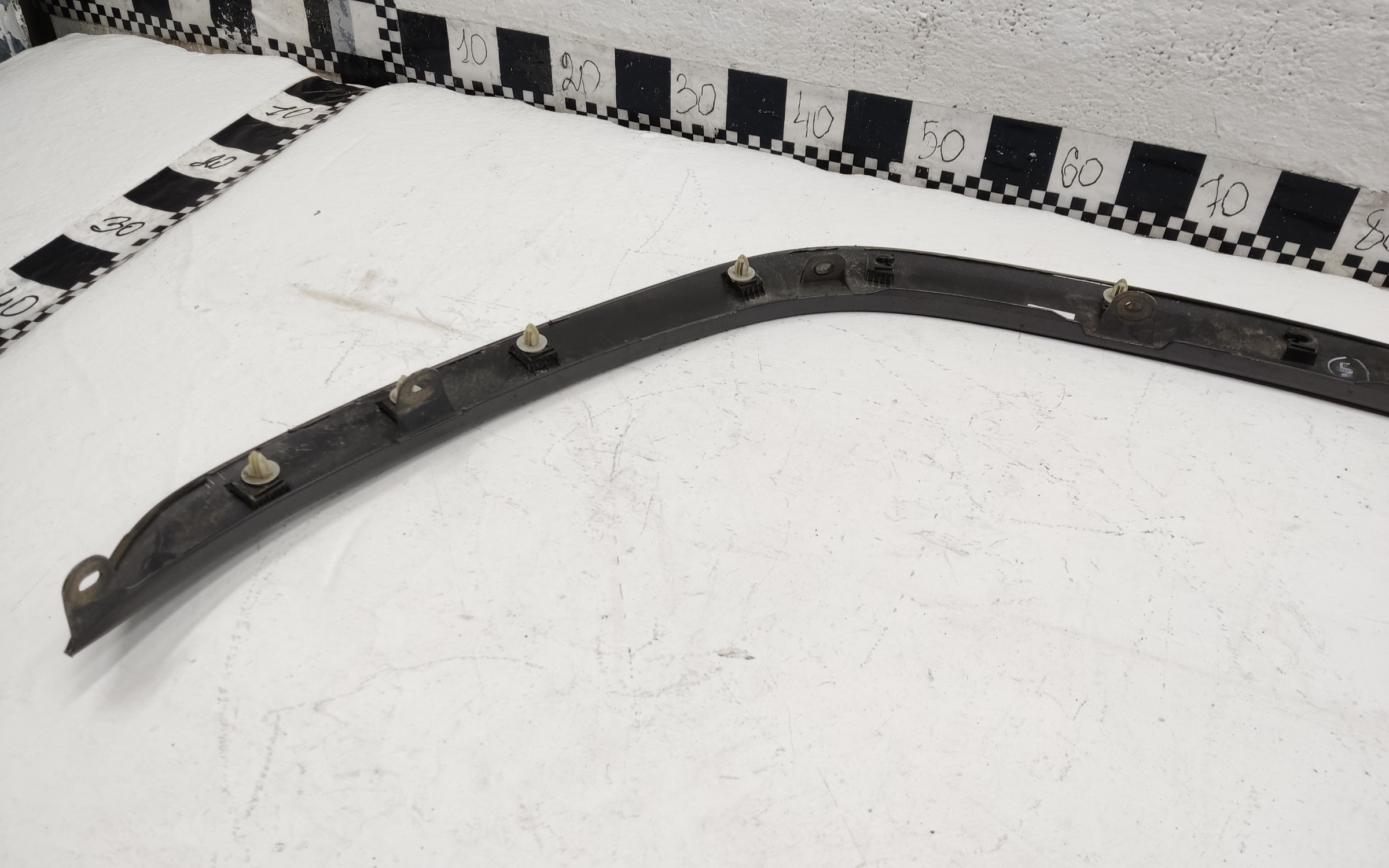 Накладка крыла переднего левого Toyota Land Cruiser 300