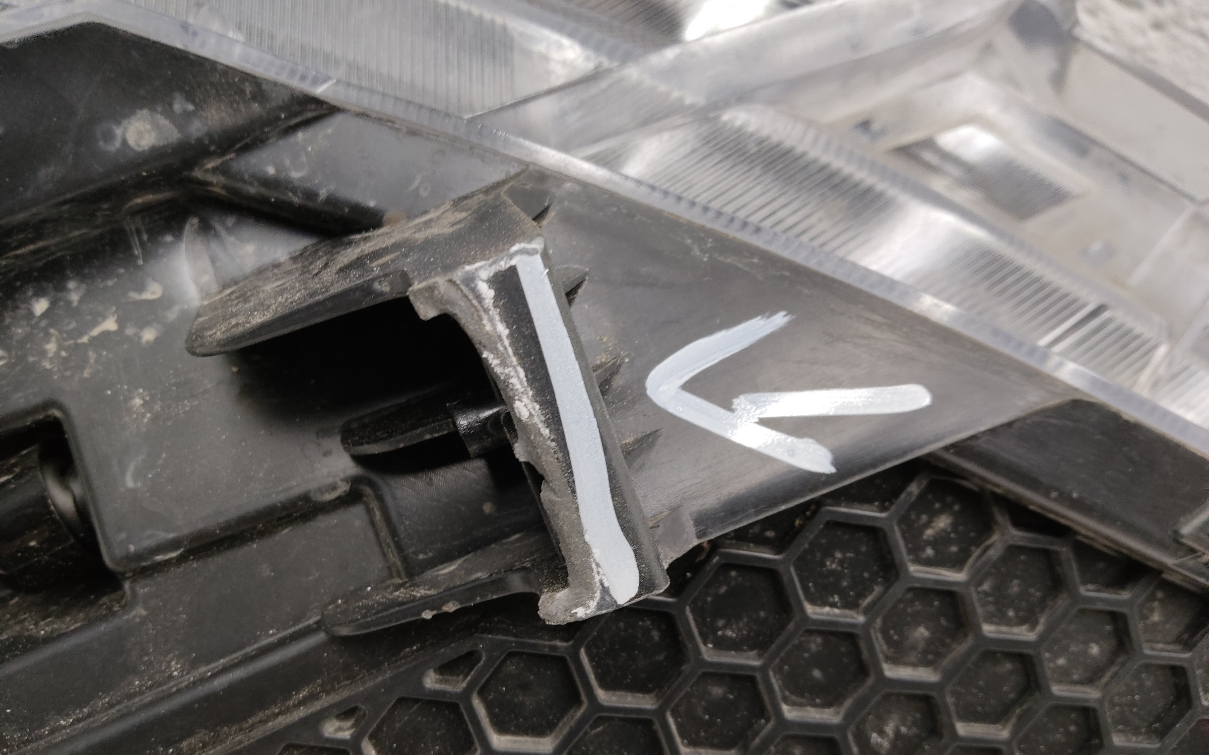 Фара передняя правая Jac J7 LED