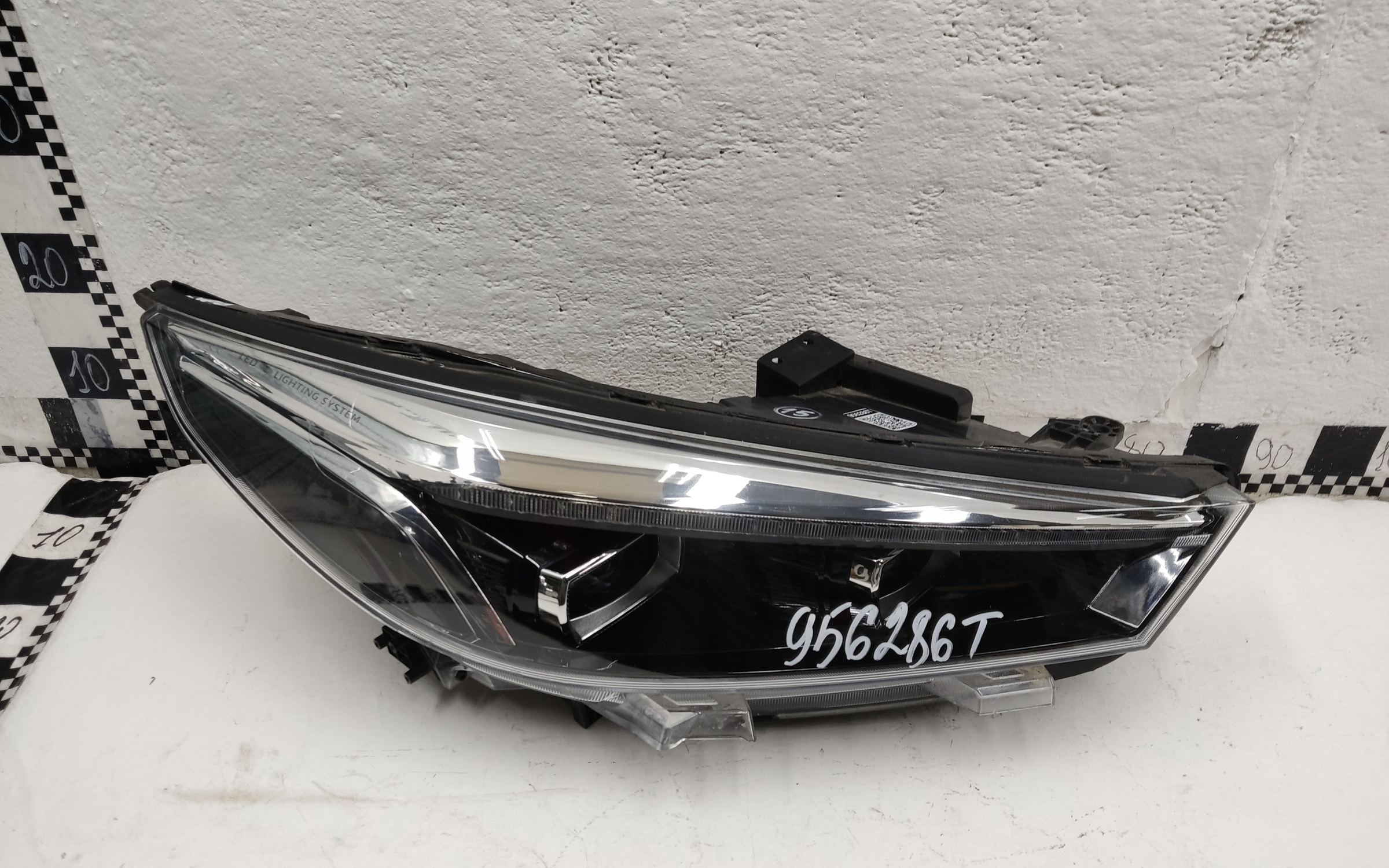 Фара передняя правая Jac J7 LED