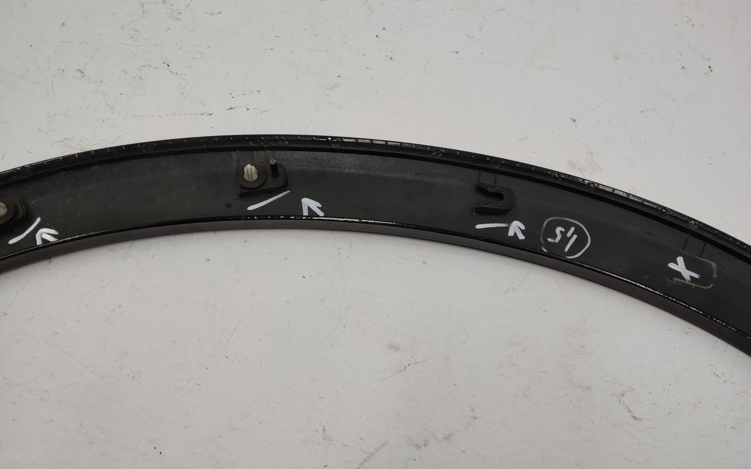 Накладка крыла переднего левого Geely Tugella 1