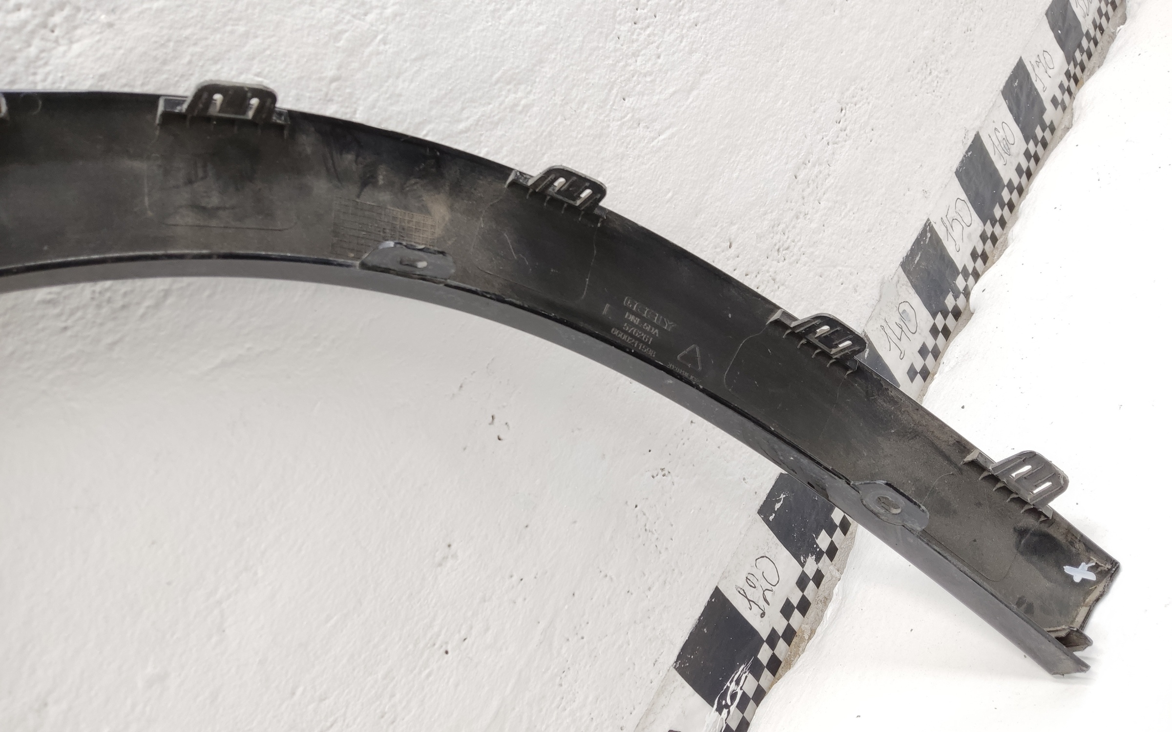 Накладка крыла переднего левого Geely Tugella 1