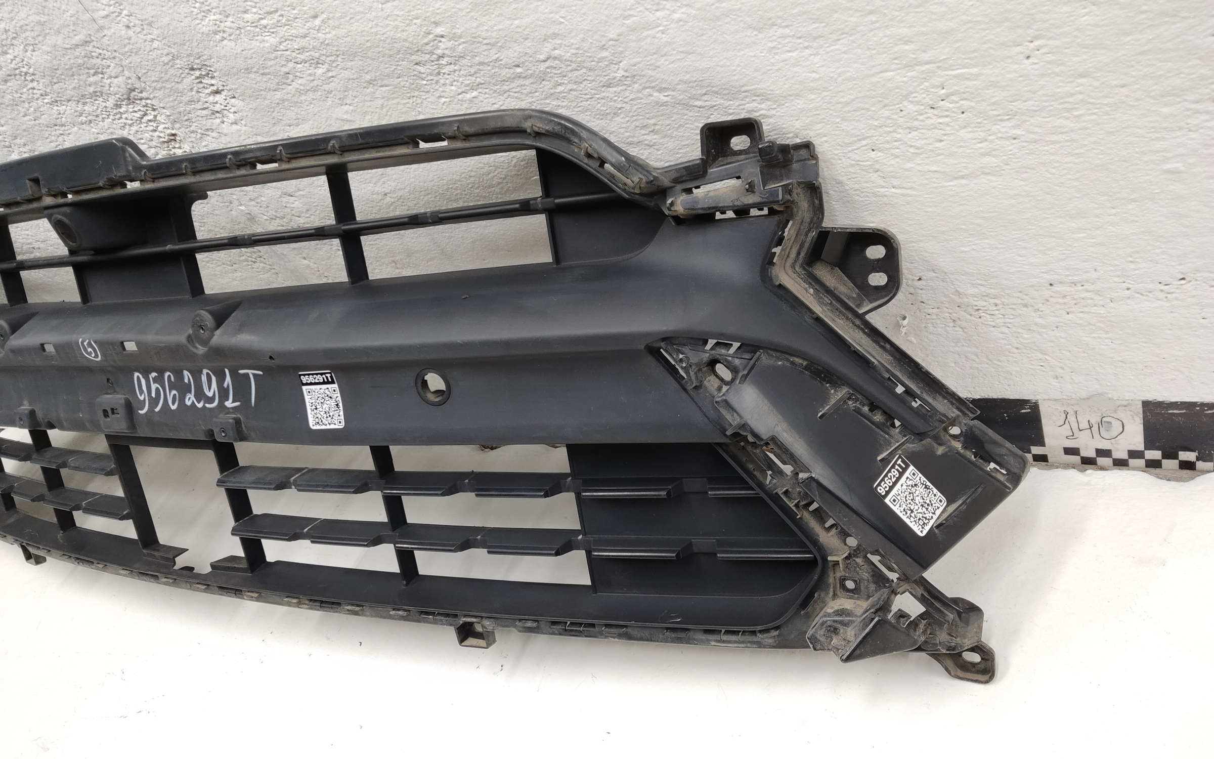 Решетка переднего бампера Geely Tugella 1 Restail