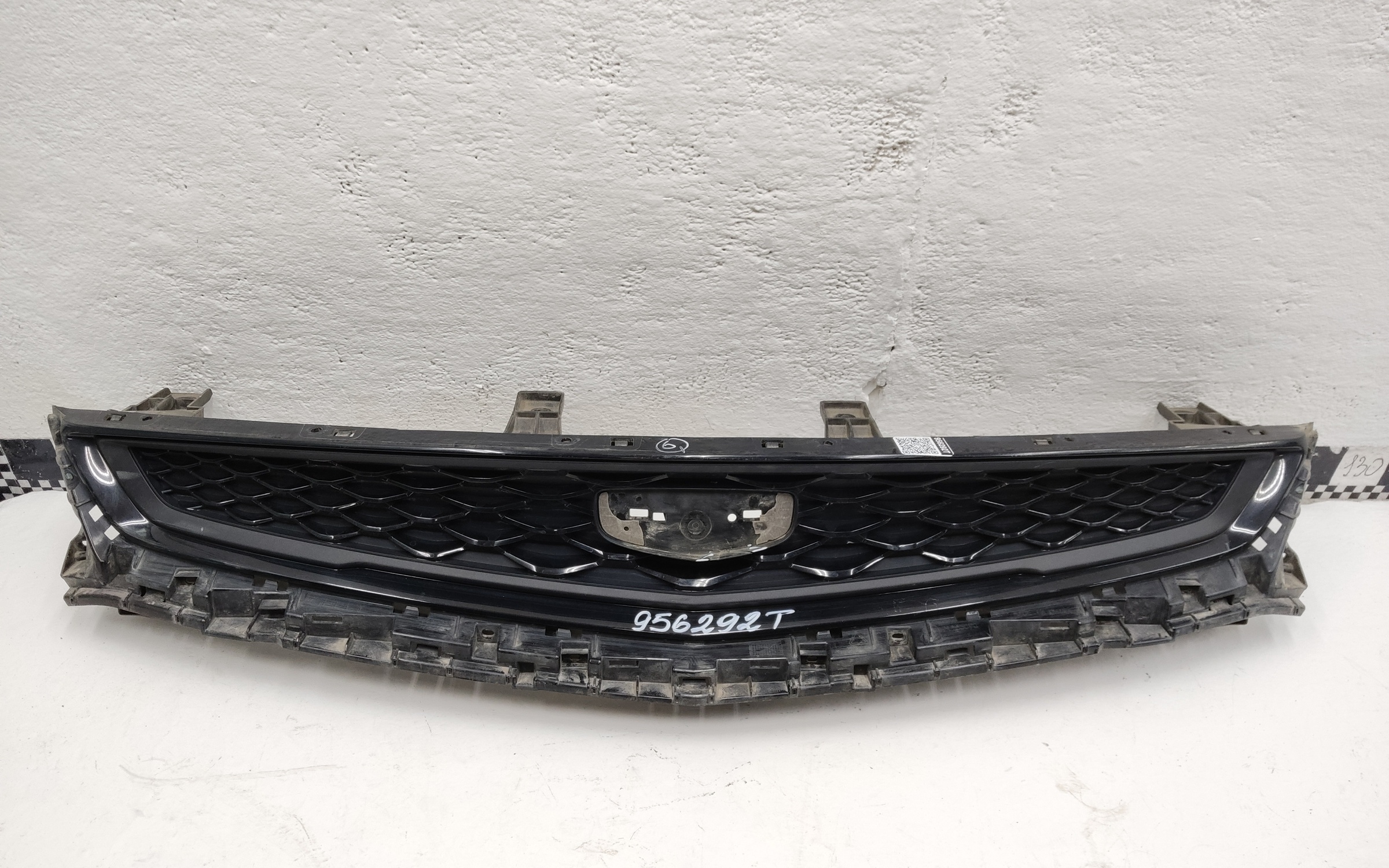 Решетка радиатора Geely Tugella 1 Restail