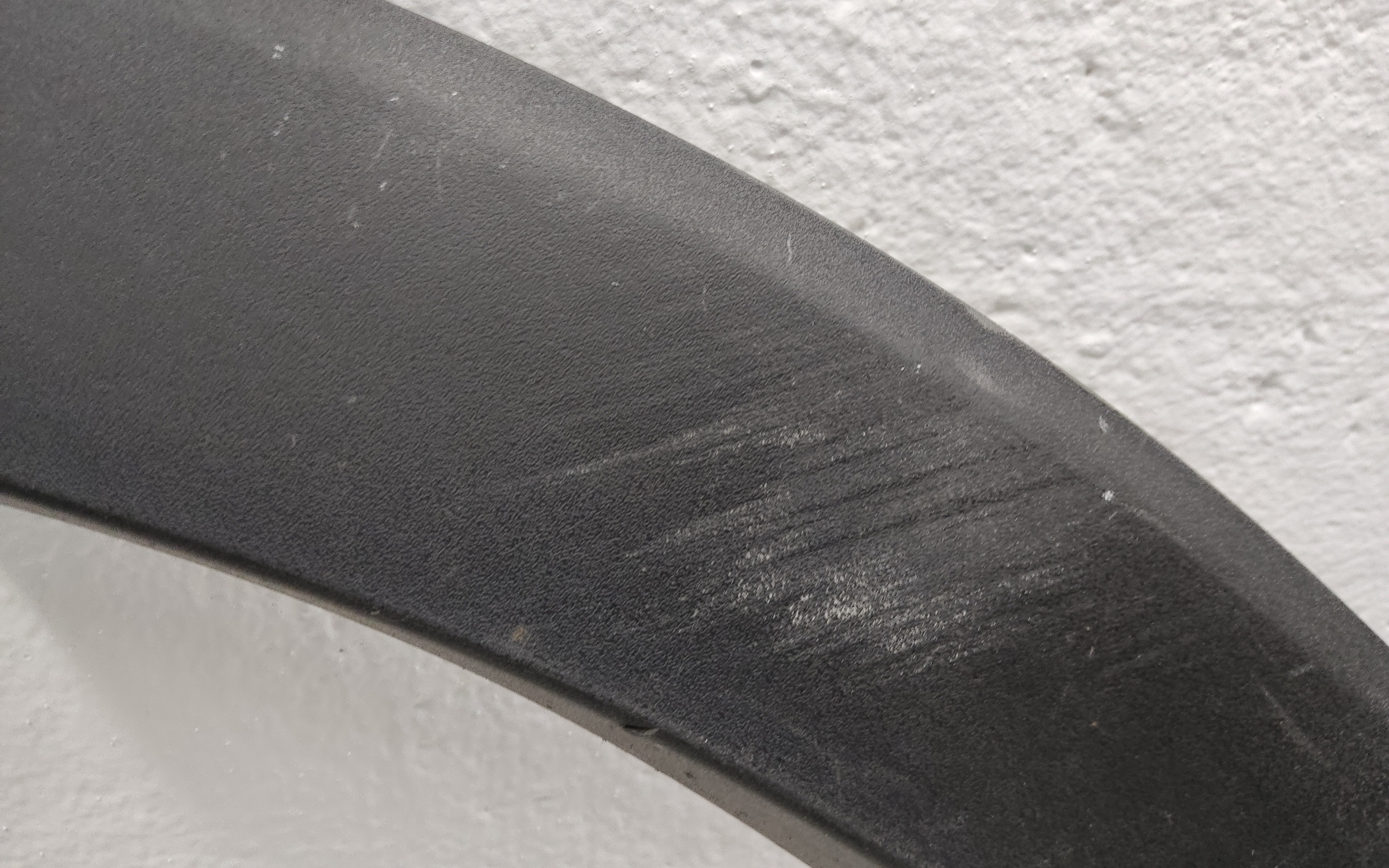 Накладка двери задней правой Hyundai Santa Fe 4 темный хром