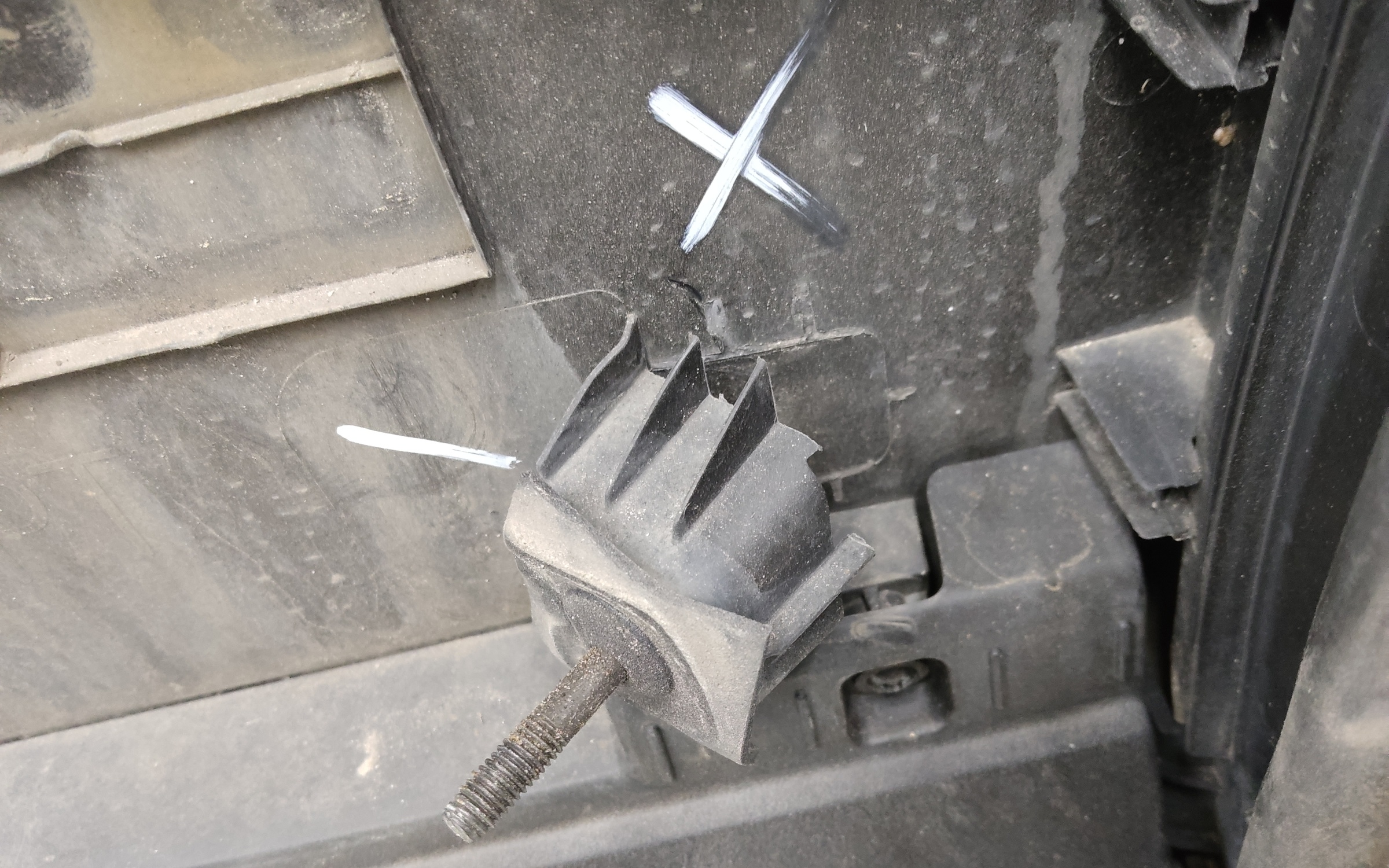 Накладка двери задней правой Hyundai Santa Fe 4 темный хром