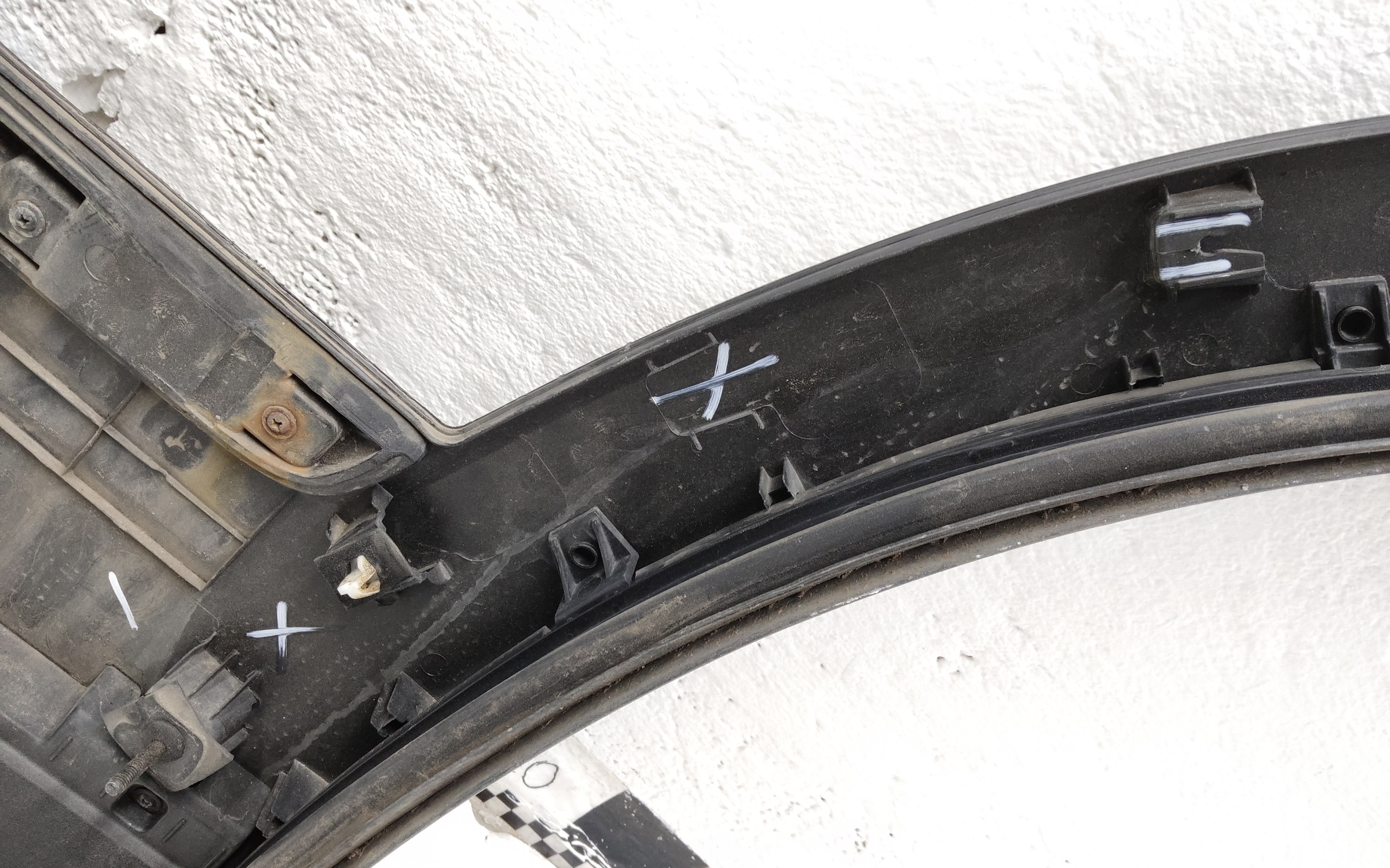 Накладка двери задней правой Hyundai Santa Fe 4 темный хром