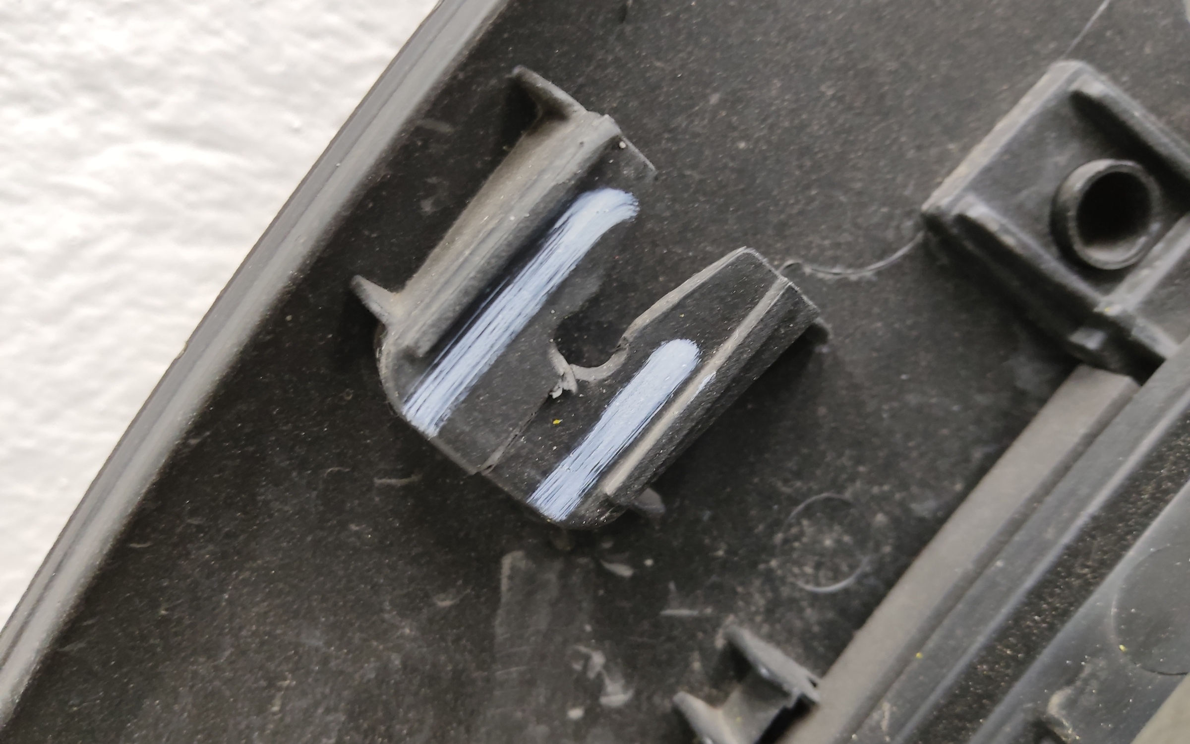 Накладка двери задней правой Hyundai Santa Fe 4 темный хром