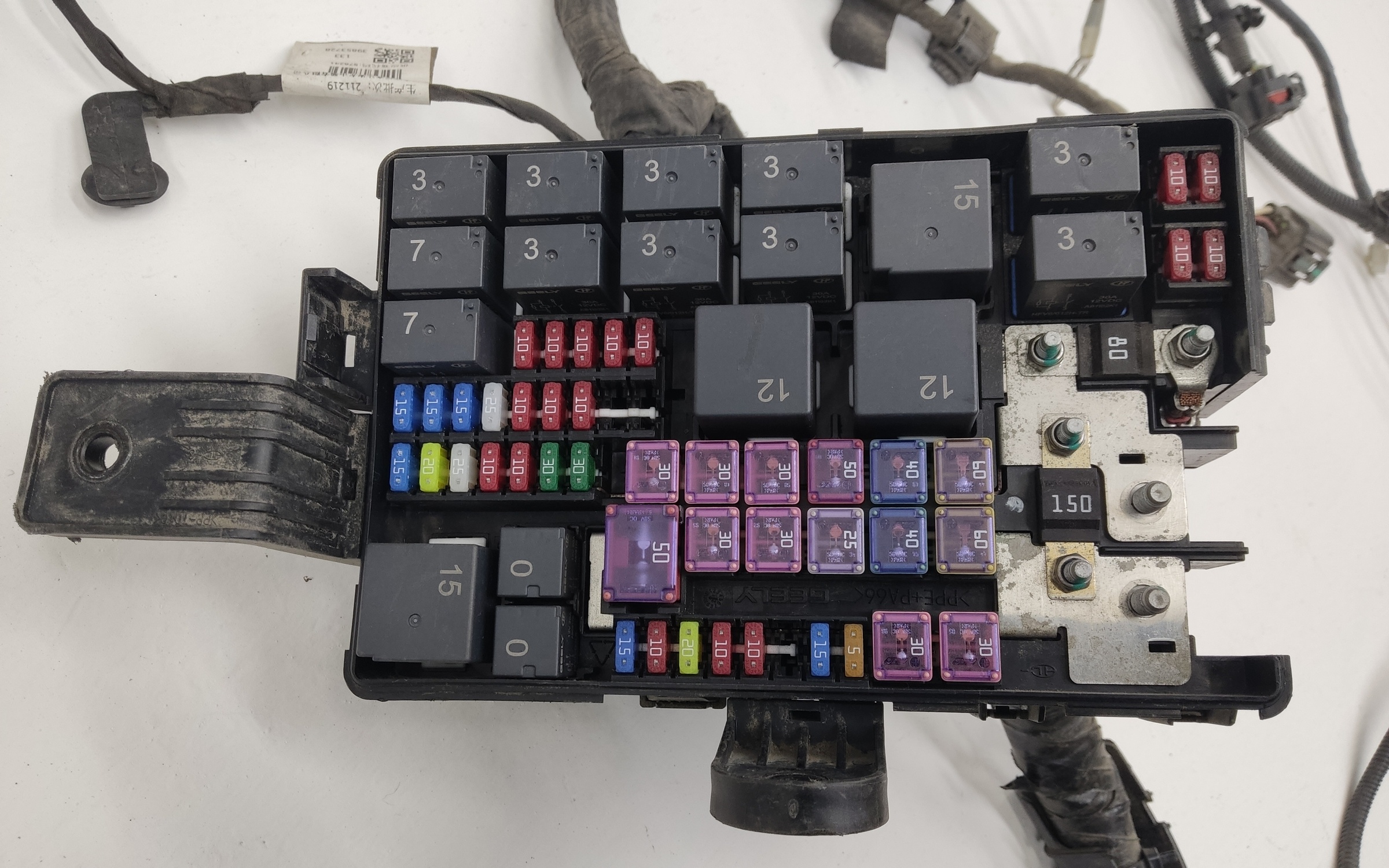 Проводка моторного отсека Geely Coolray