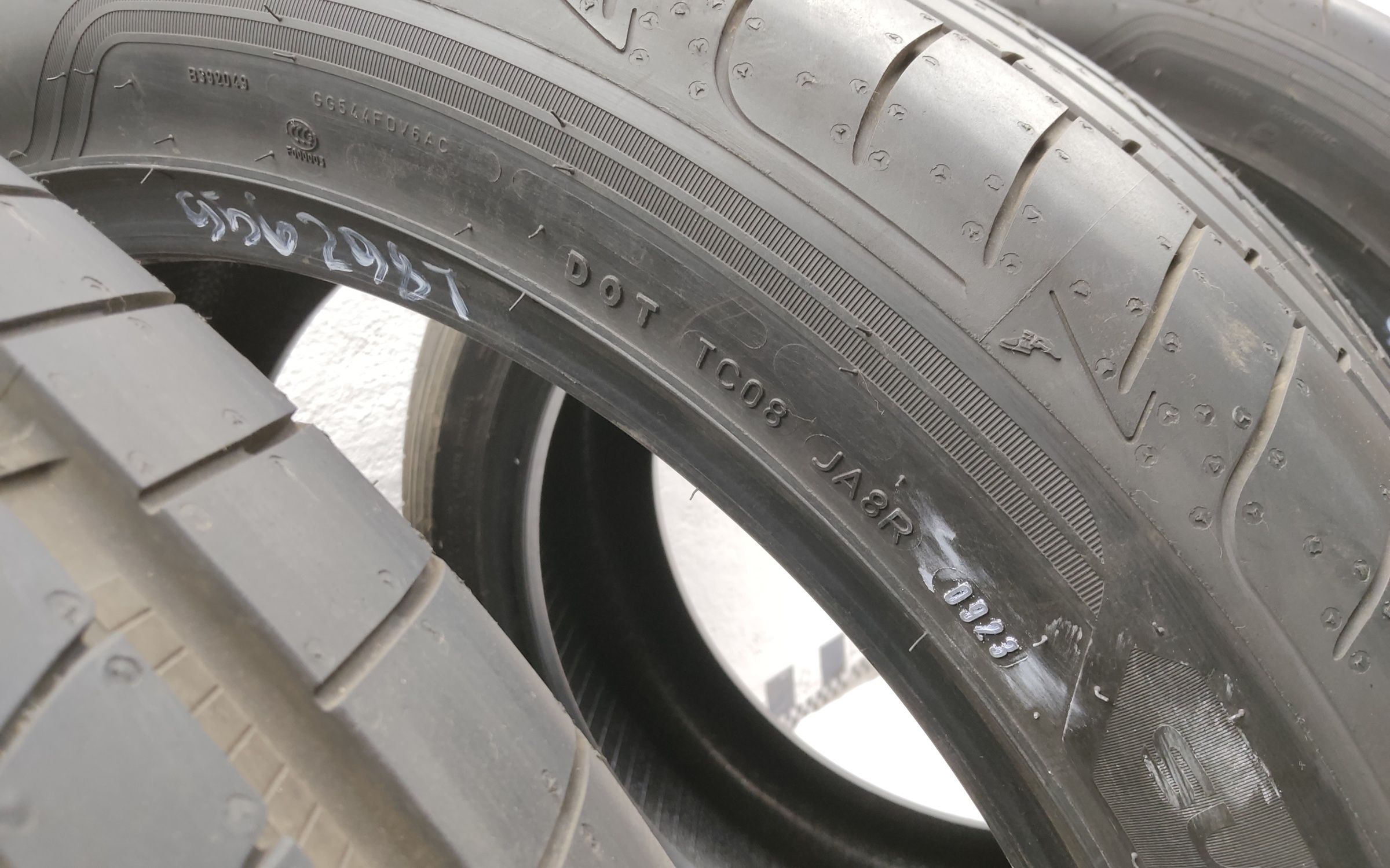 Комплект летних шин Goodyear Eagle Asymmetric 3 245/45 R20 99V SUV