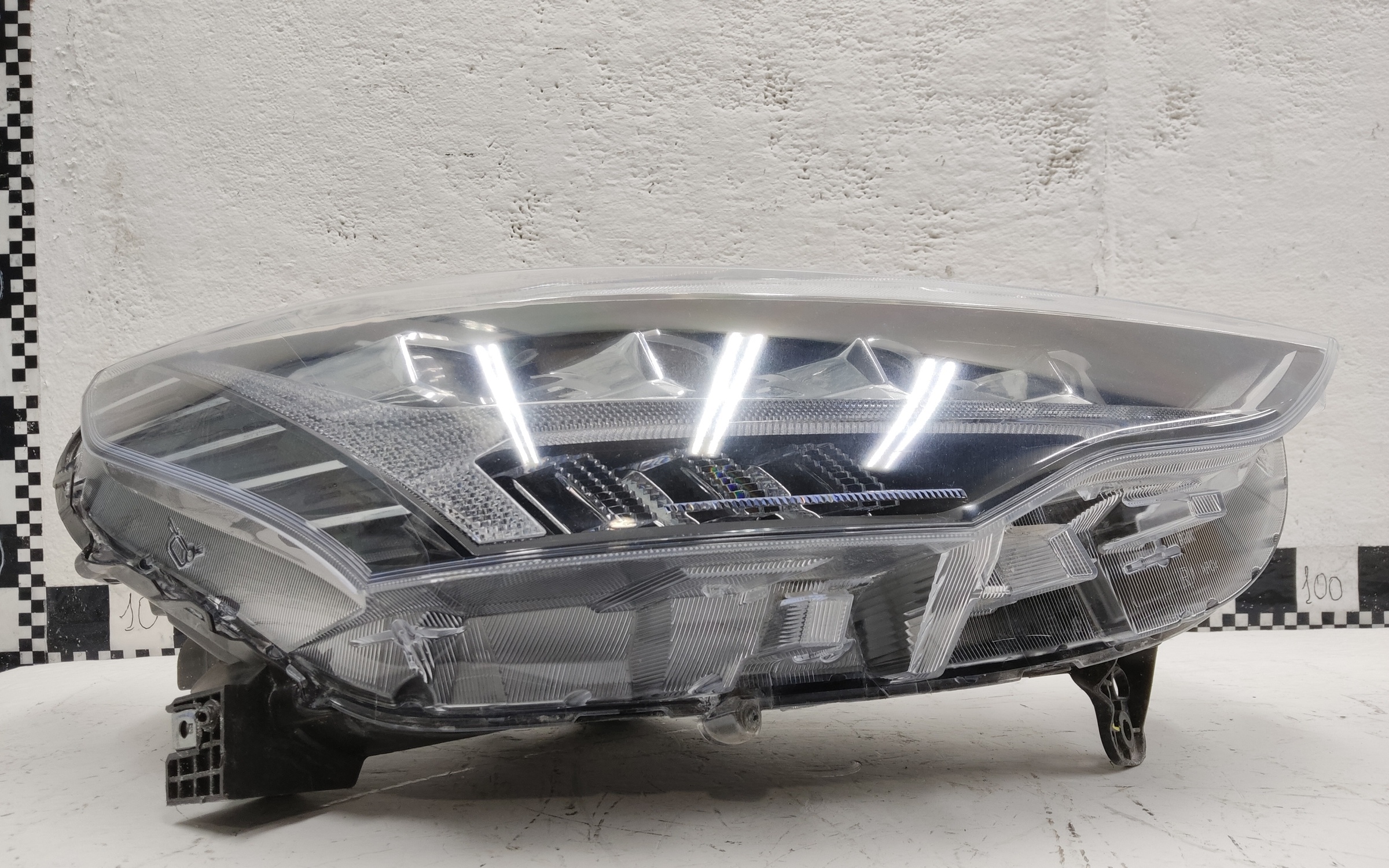 Фара передняя правая Haval Jolion LED