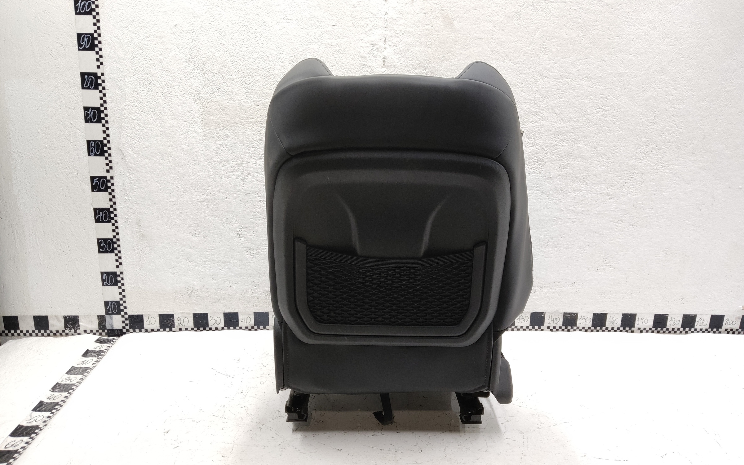 Сиденье переднее правое Geely Monjaro зеленые вставки