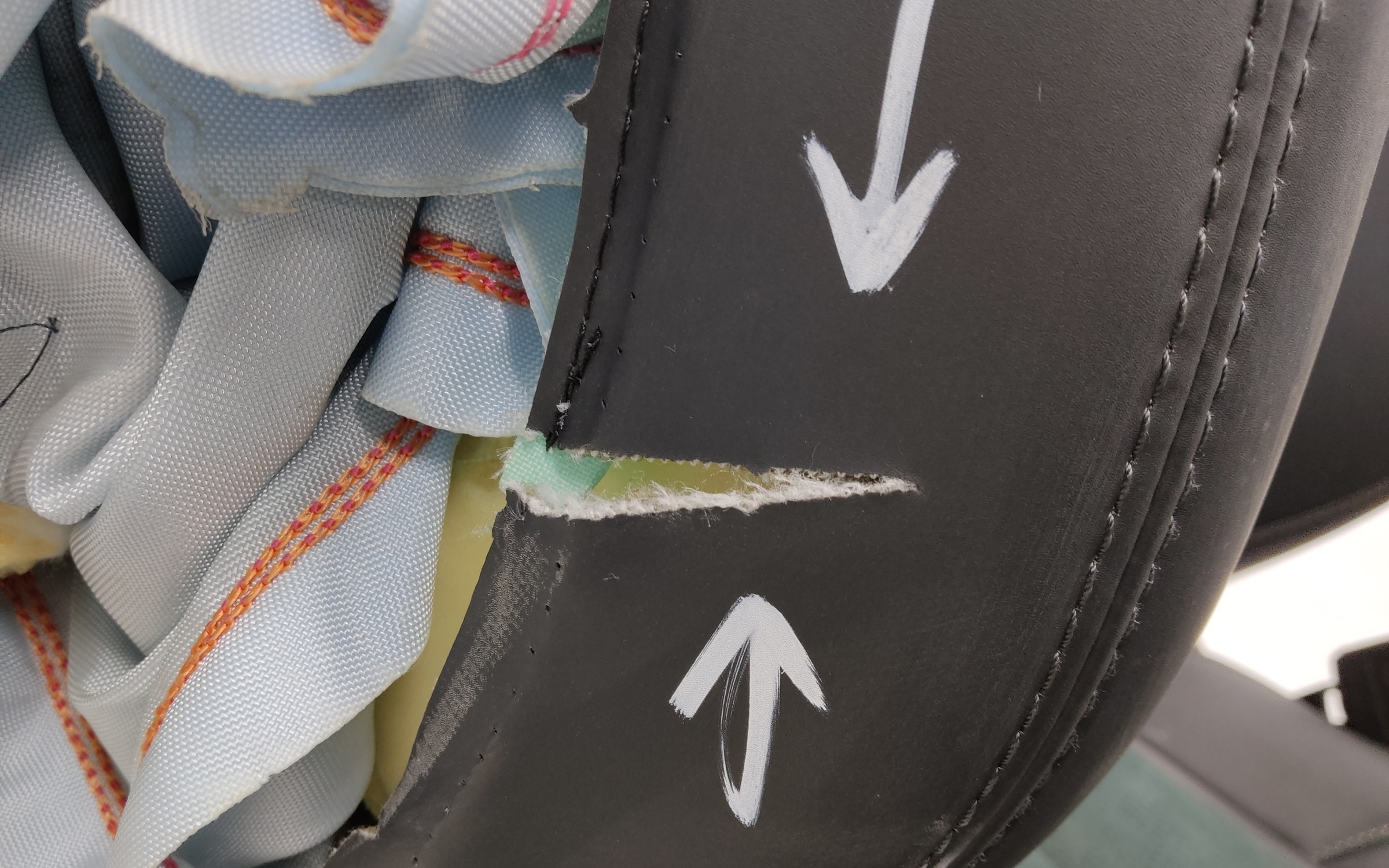 Сиденье переднее правое Geely Monjaro зеленые вставки