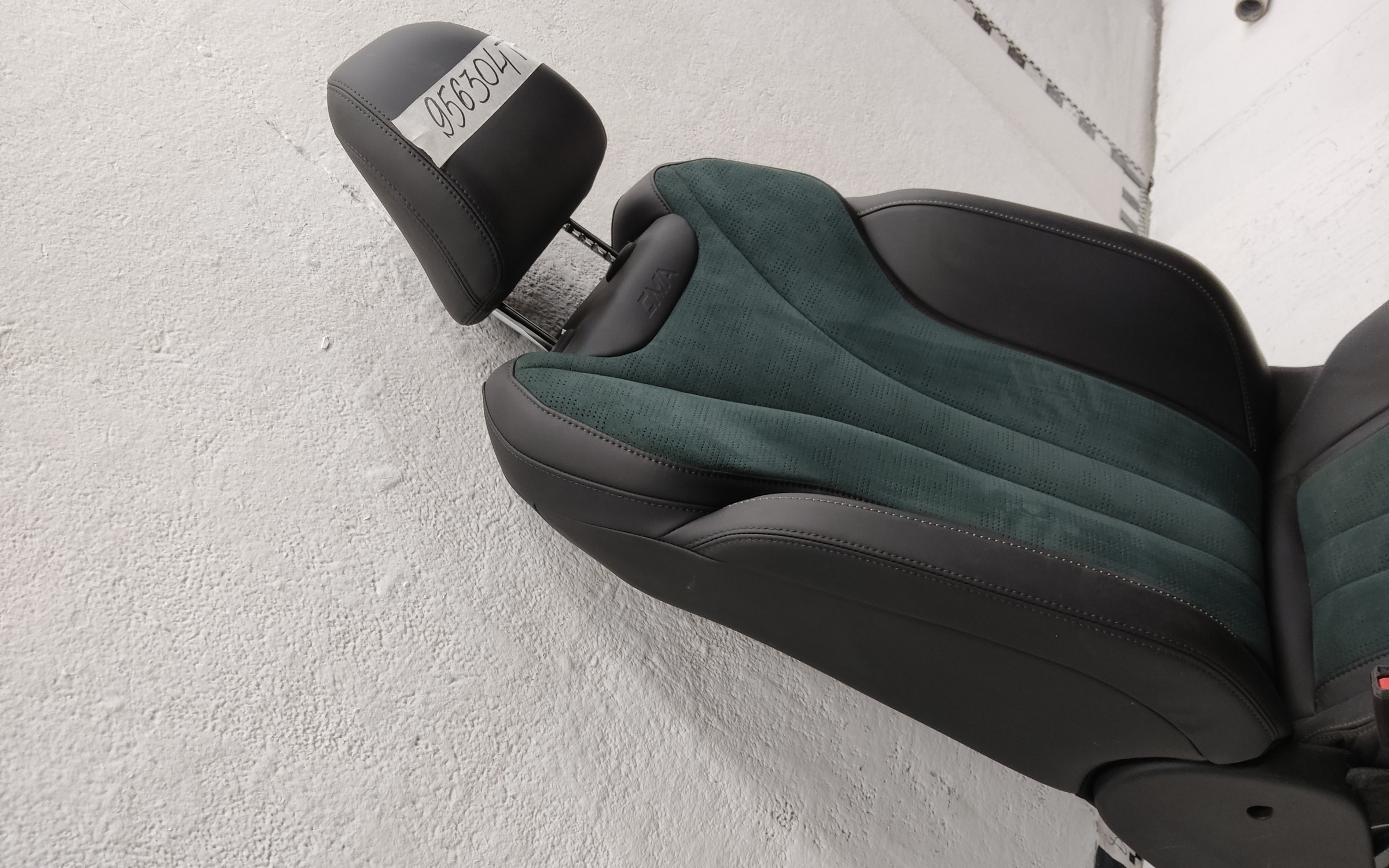 Сиденье переднее левое Geely Monjaro зеленые вставки