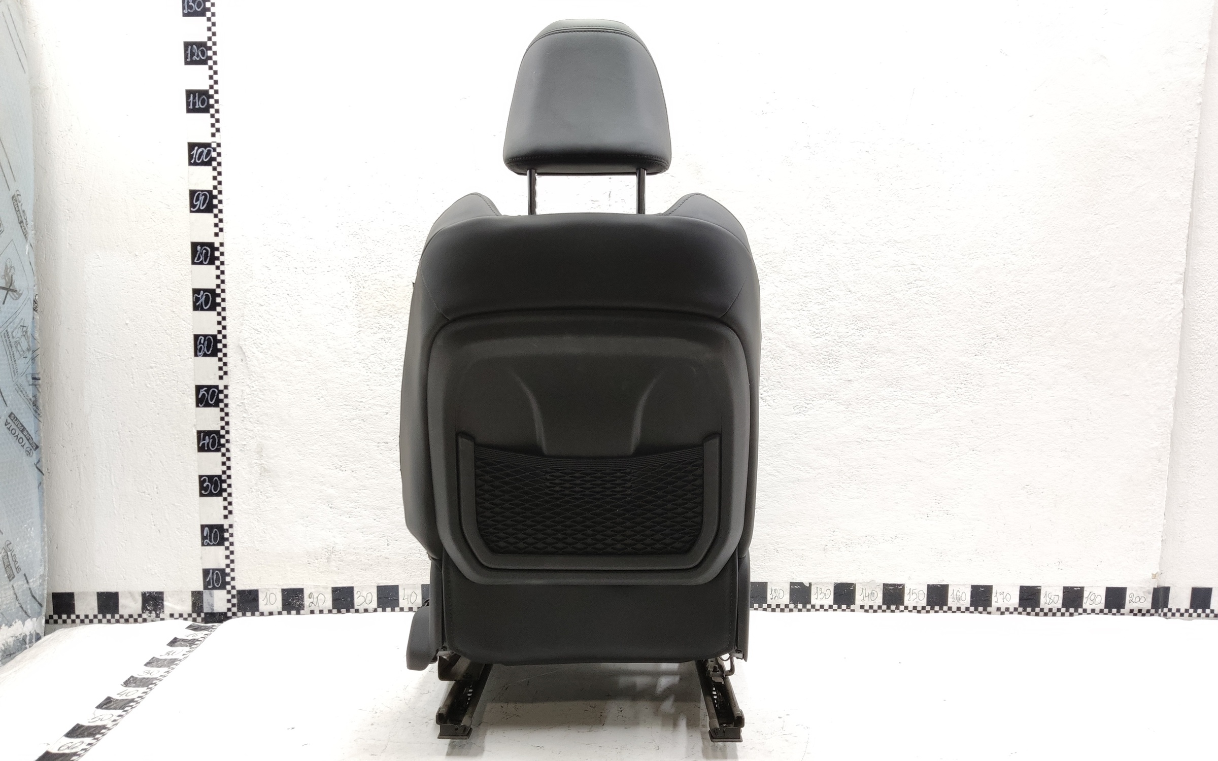 Сиденье переднее левое Geely Monjaro зеленые вставки