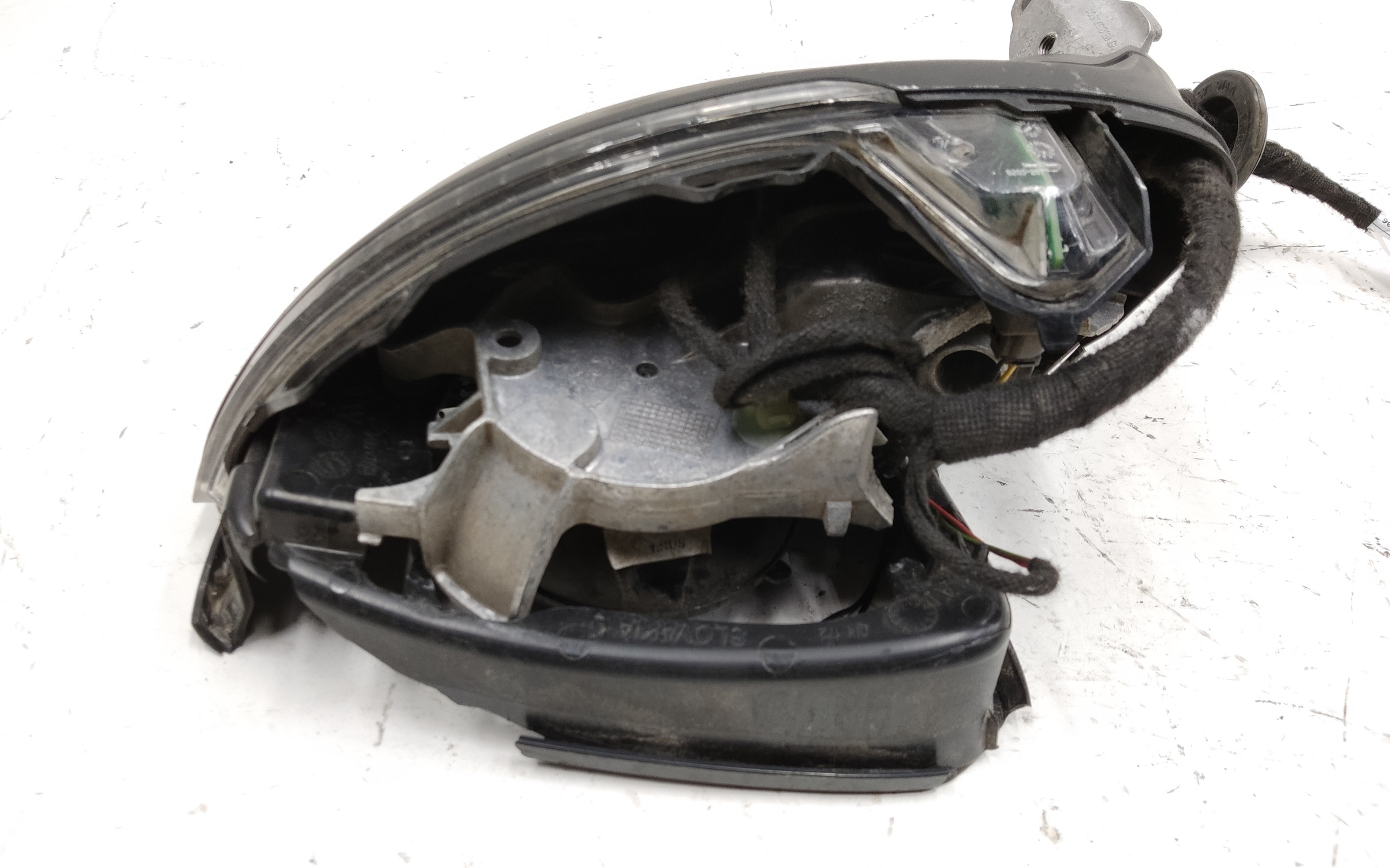 Зеркало левое Volkswagen Tiguan 2 13+2 контактов