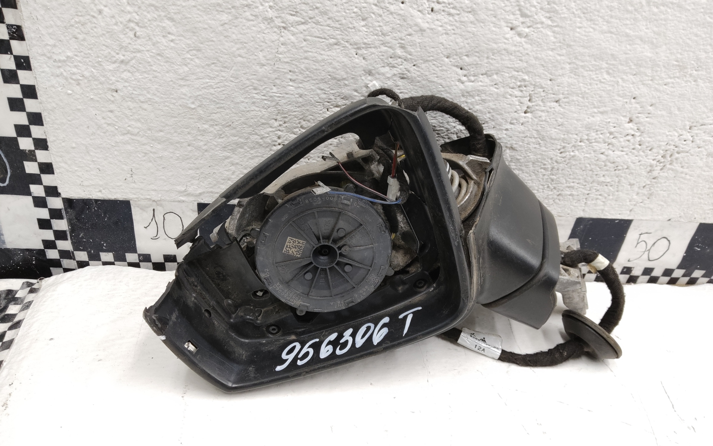 Зеркало левое Volkswagen Tiguan 2 13+2 контактов