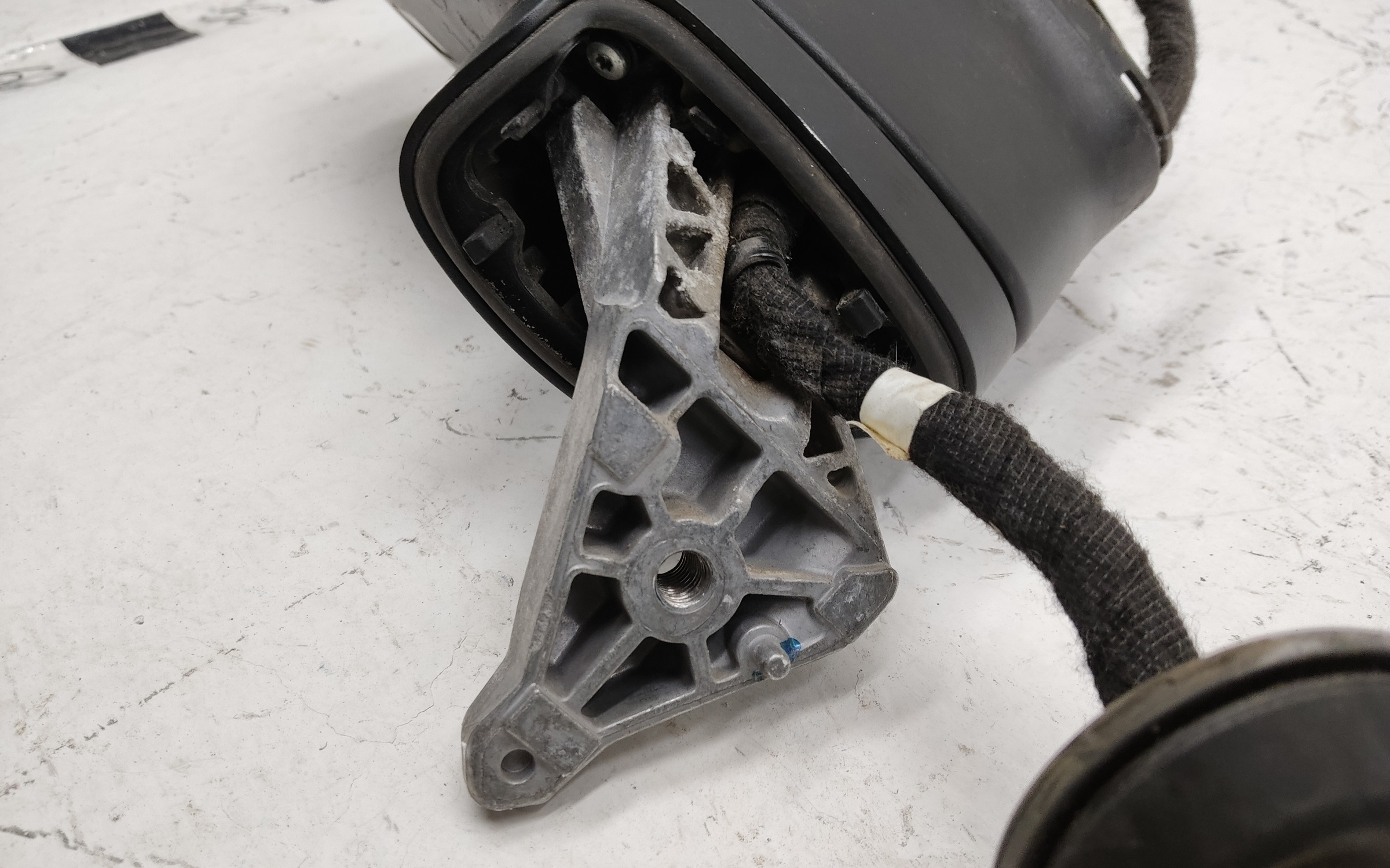 Зеркало левое Volkswagen Tiguan 2 13+2 контактов