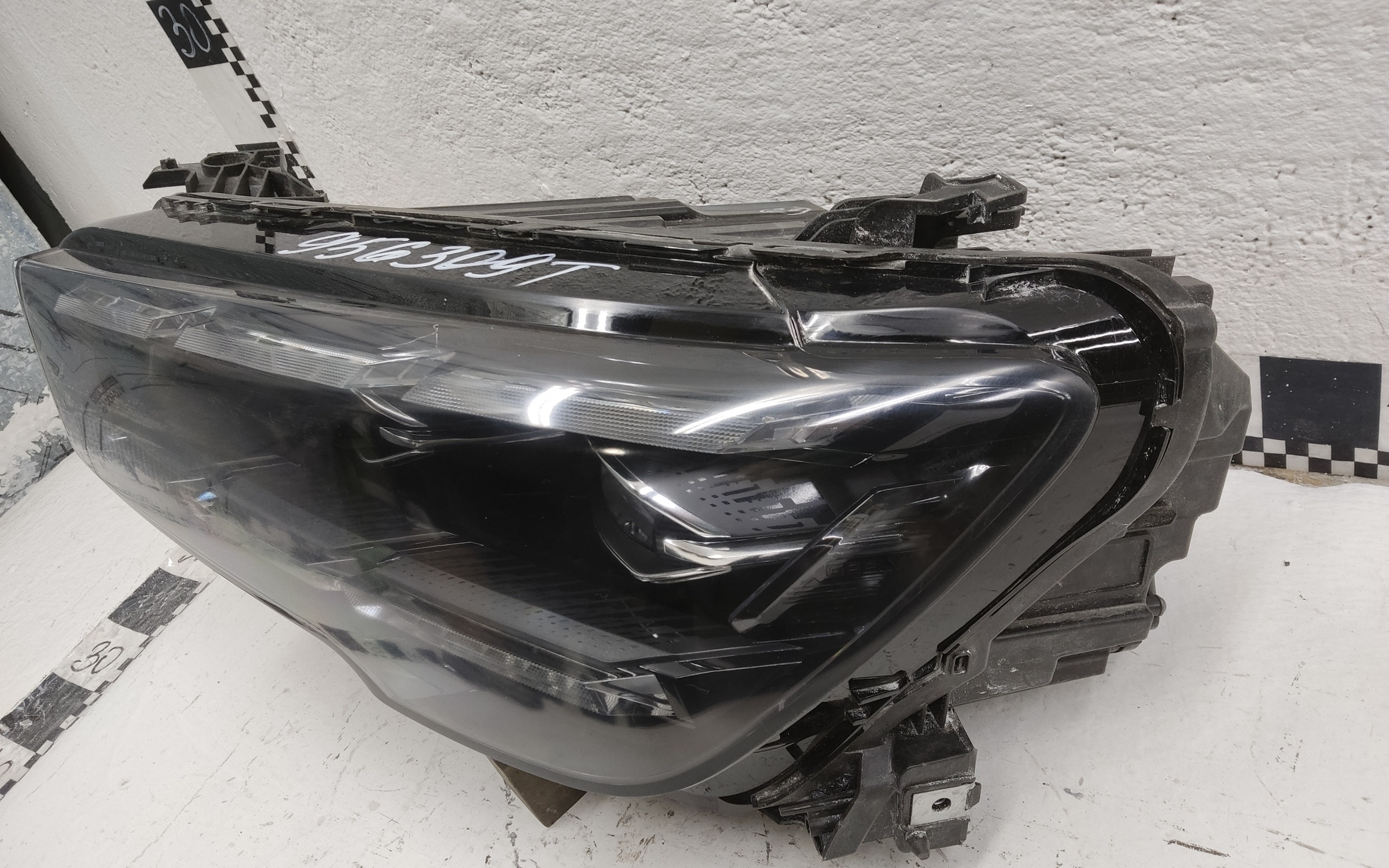 Фара передняя левая Geely Monjaro LED