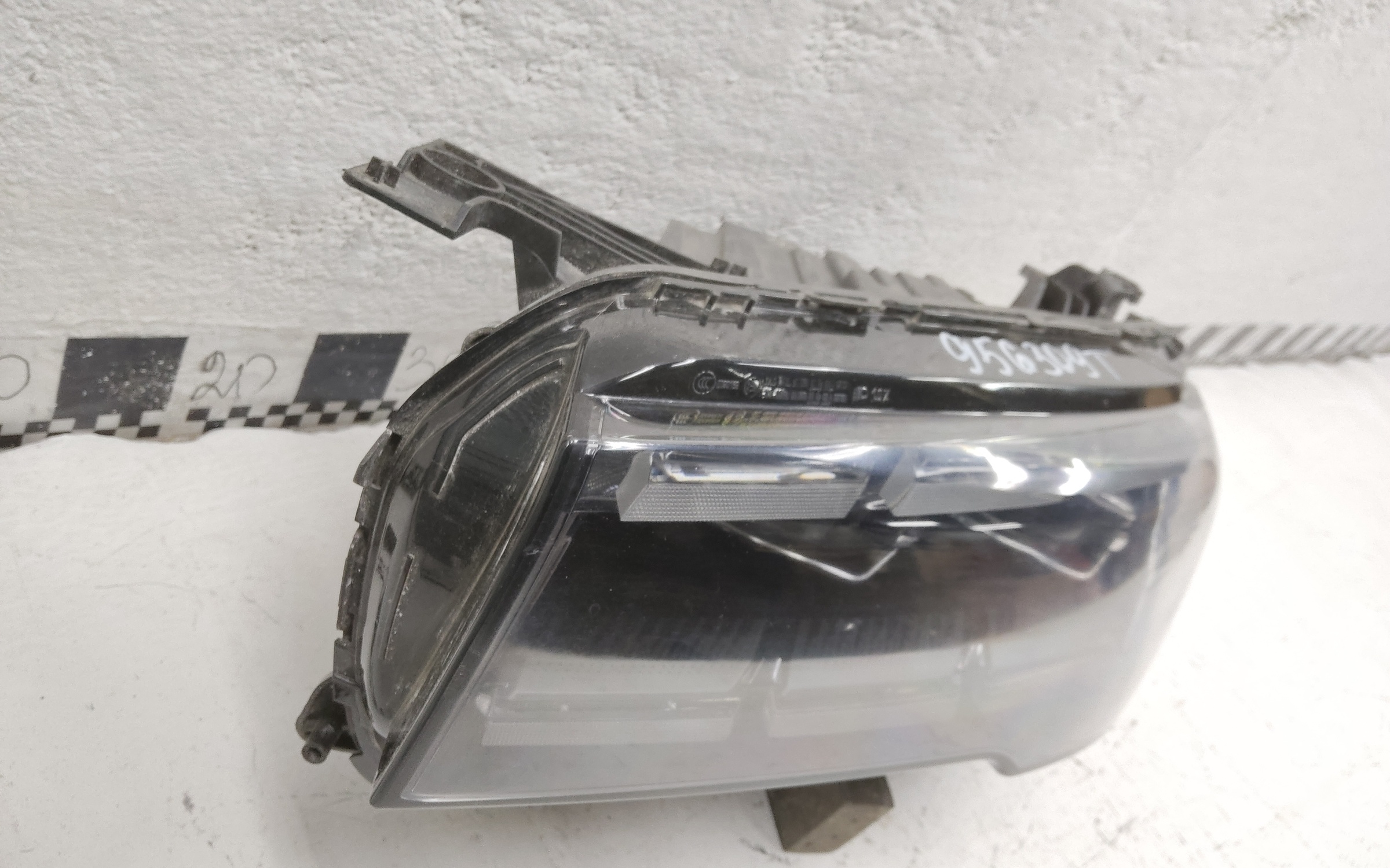 Фара передняя левая Geely Monjaro LED