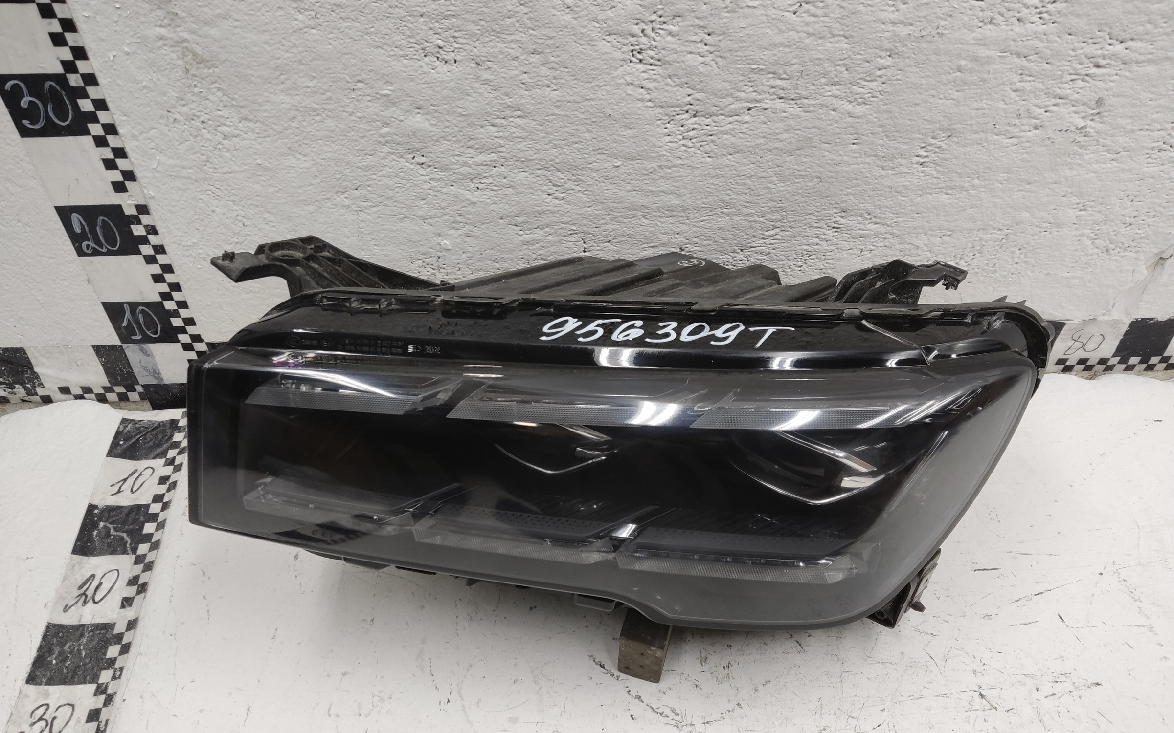 Фара передняя левая Geely Monjaro LED