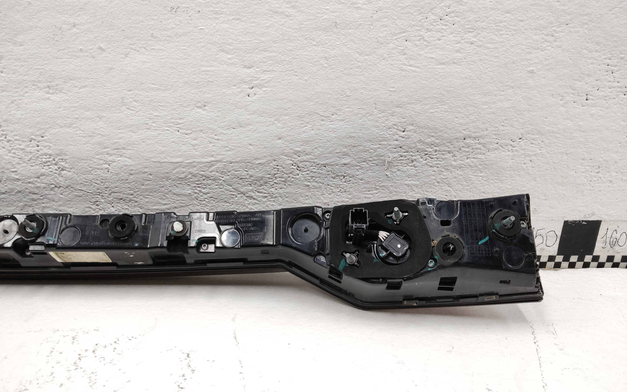 Фонарь крышки багажника Geely Monjaro LED