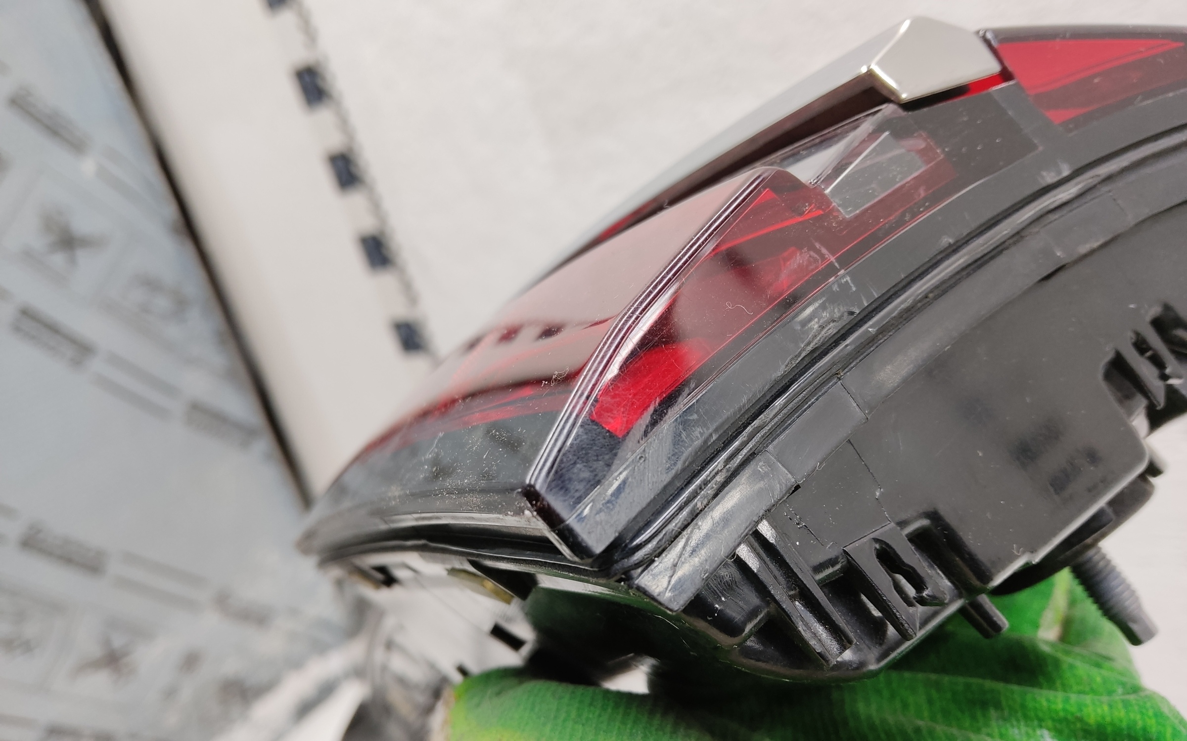 Фонарь крышки багажника Geely Monjaro LED