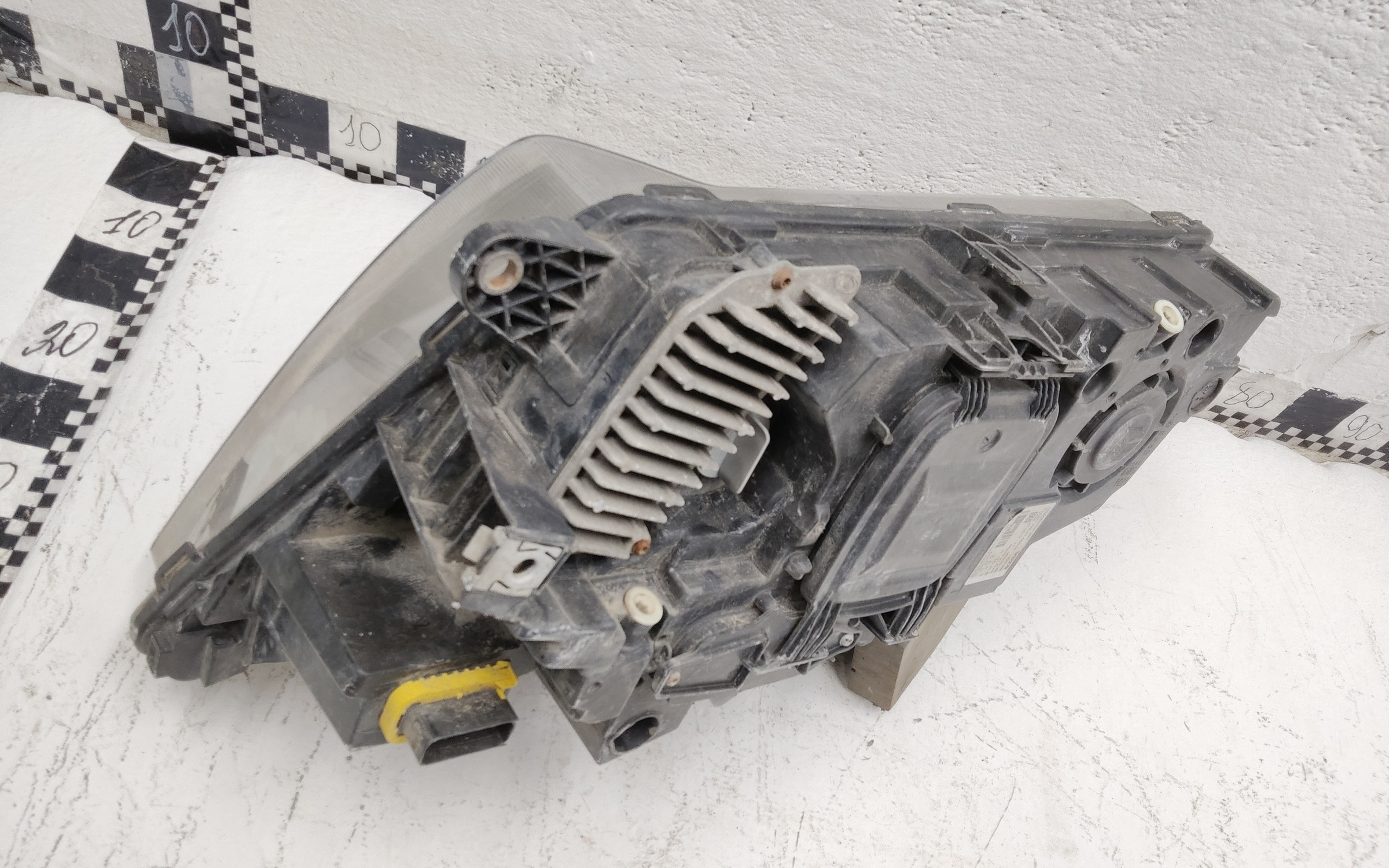 Фара передняя левая Volvo FH 4 галоген ДХО