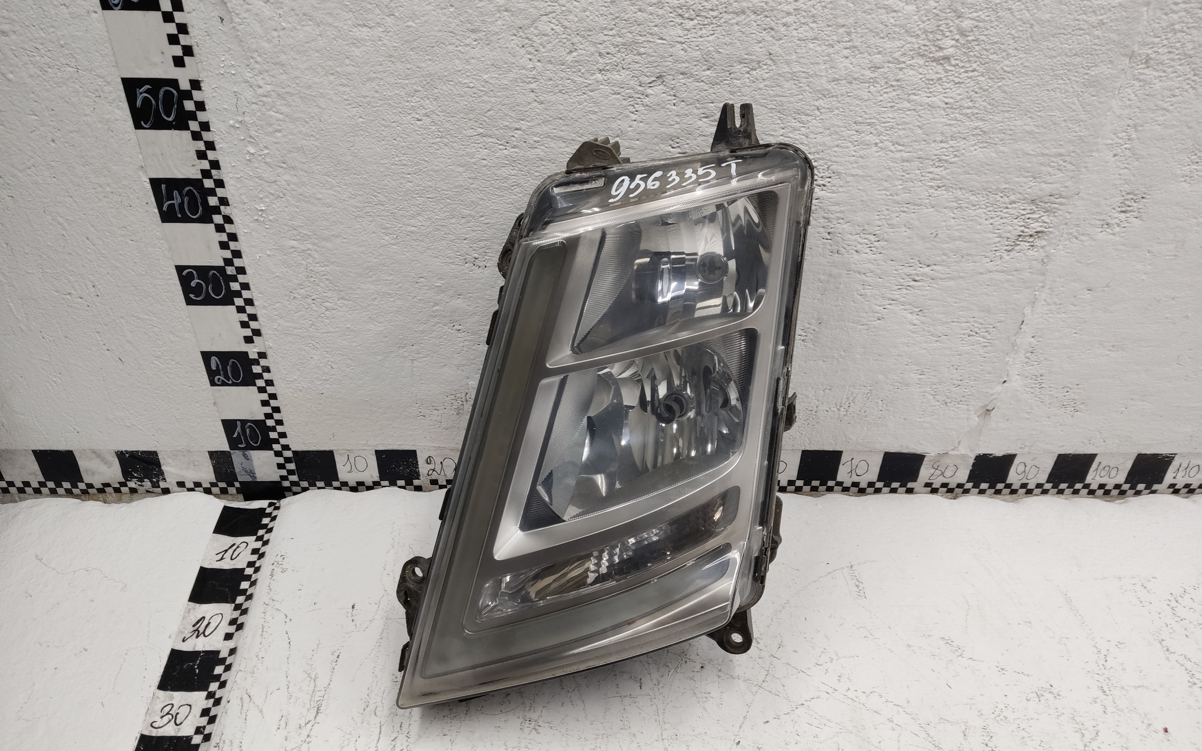 Фара передняя левая Volvo FH 4 галоген ДХО