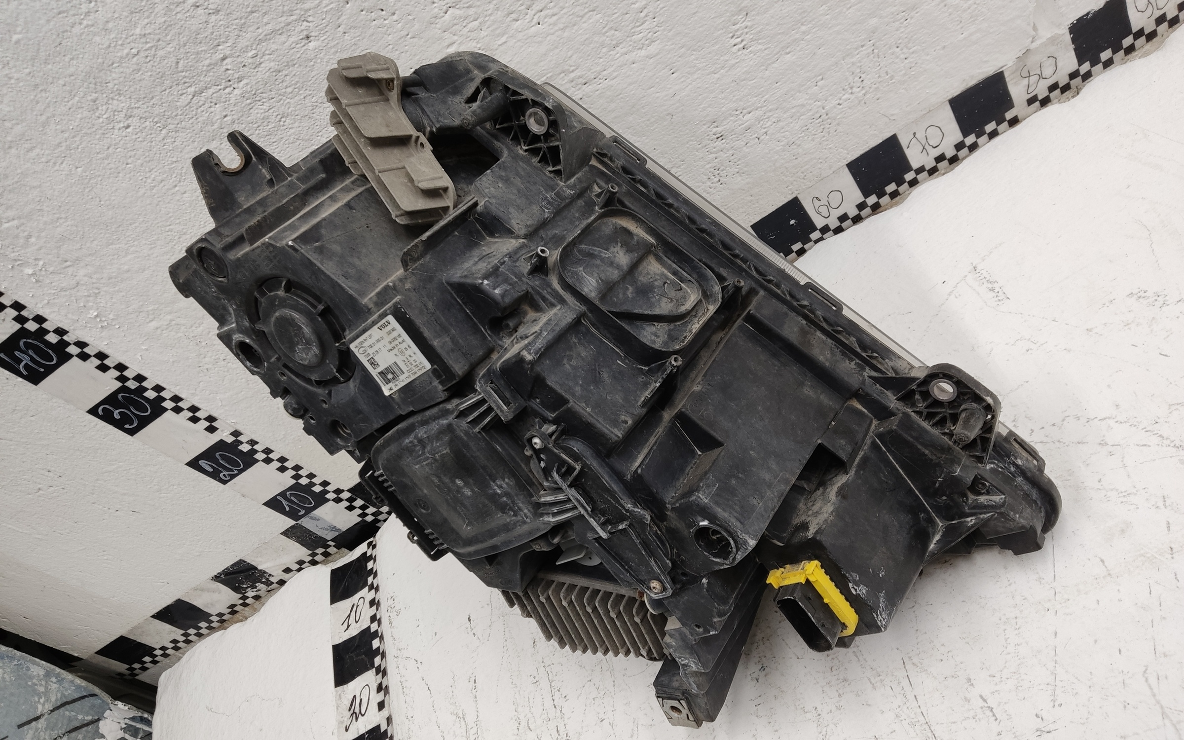 Фара передняя левая Volvo FH 4 галоген ДХО