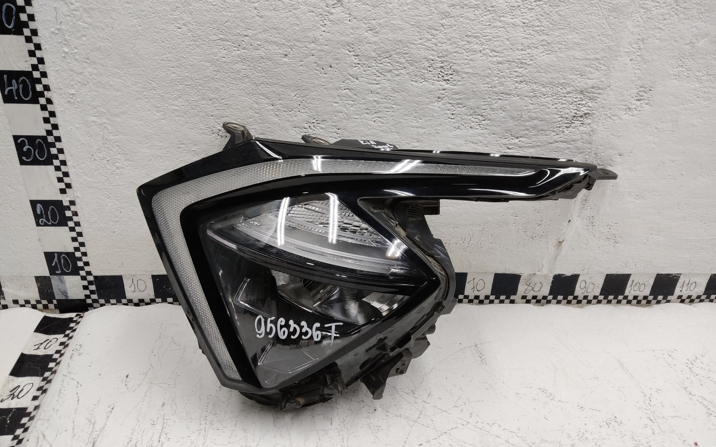 Фара передняя левая Kia Sportage 5 LED