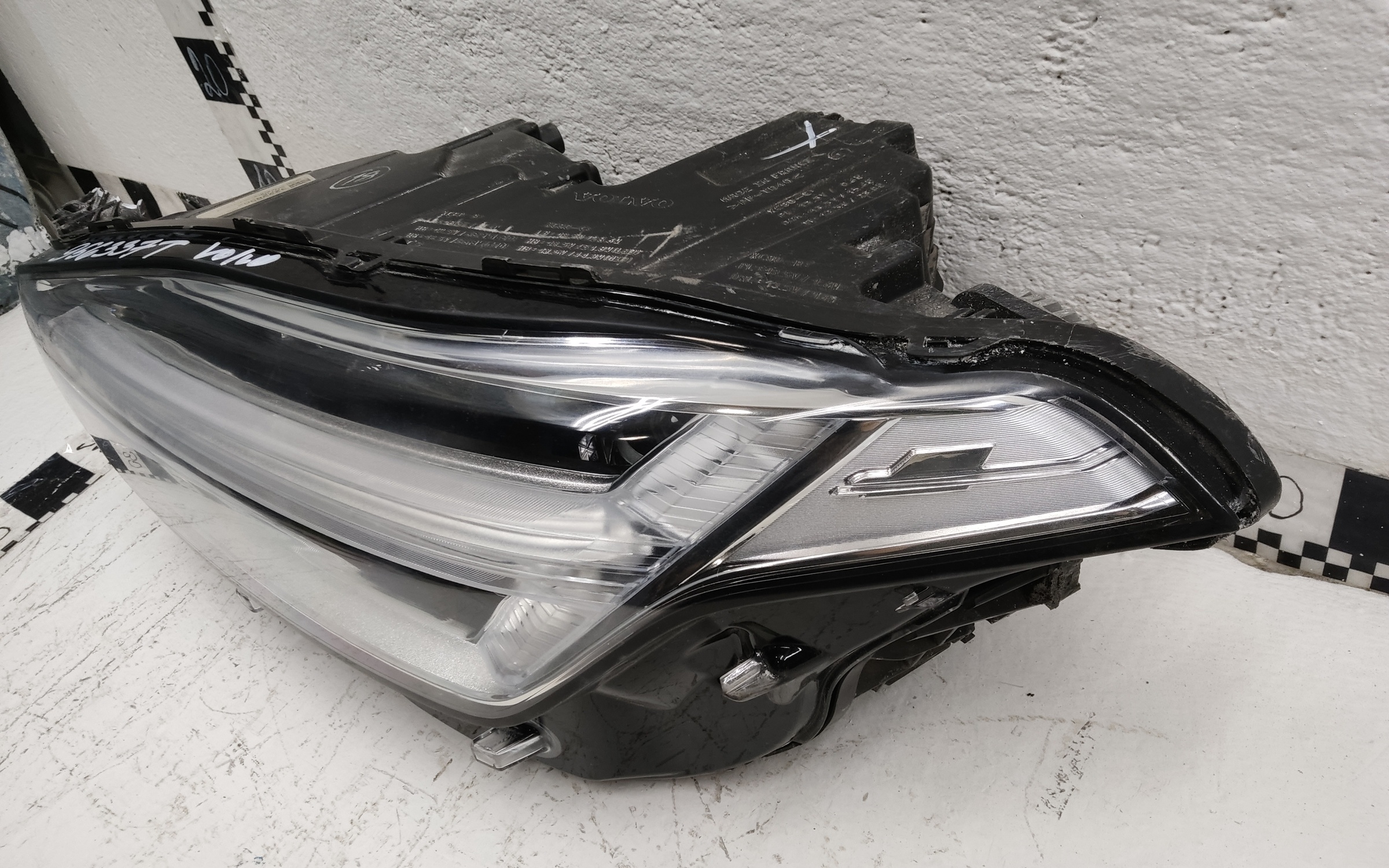 Фара передняя левая Volvo XC90 2 LED