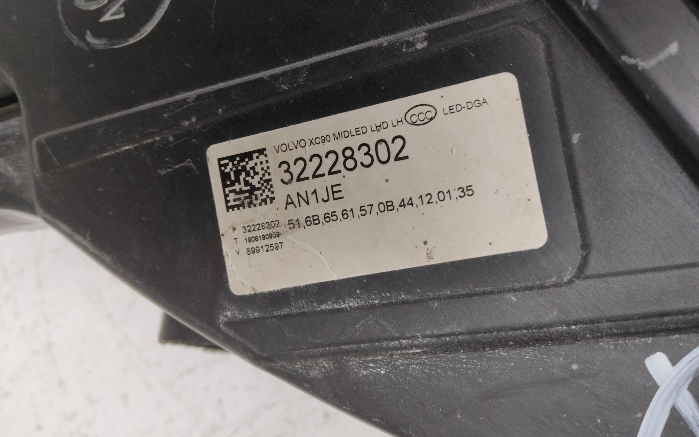 Фара передняя левая Volvo XC90 2 LED