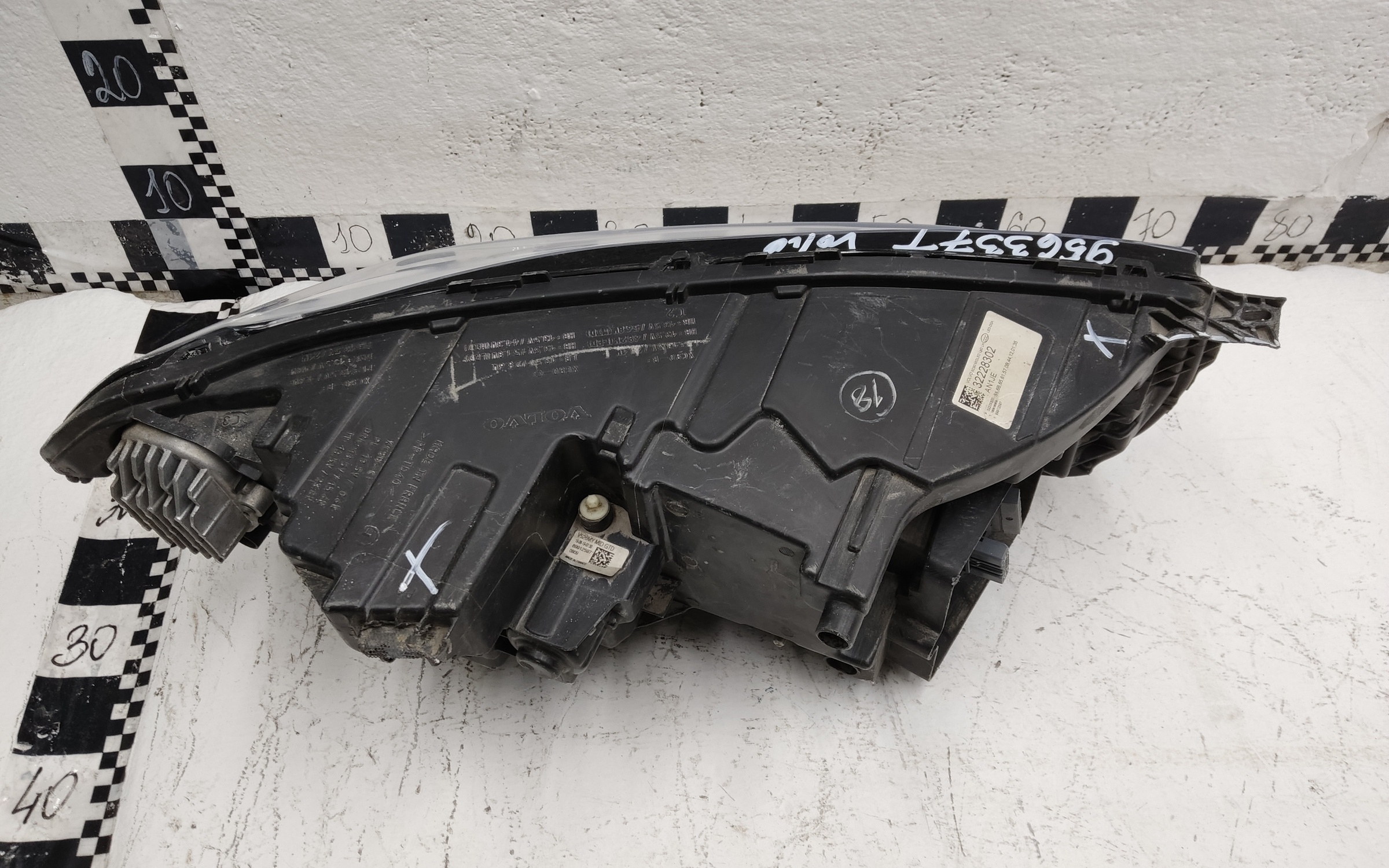 Фара передняя левая Volvo XC90 2 LED