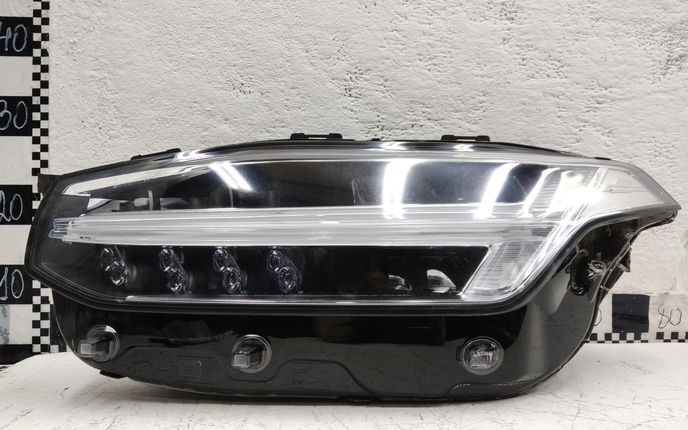 Фара передняя левая Volvo XC90 2 LED