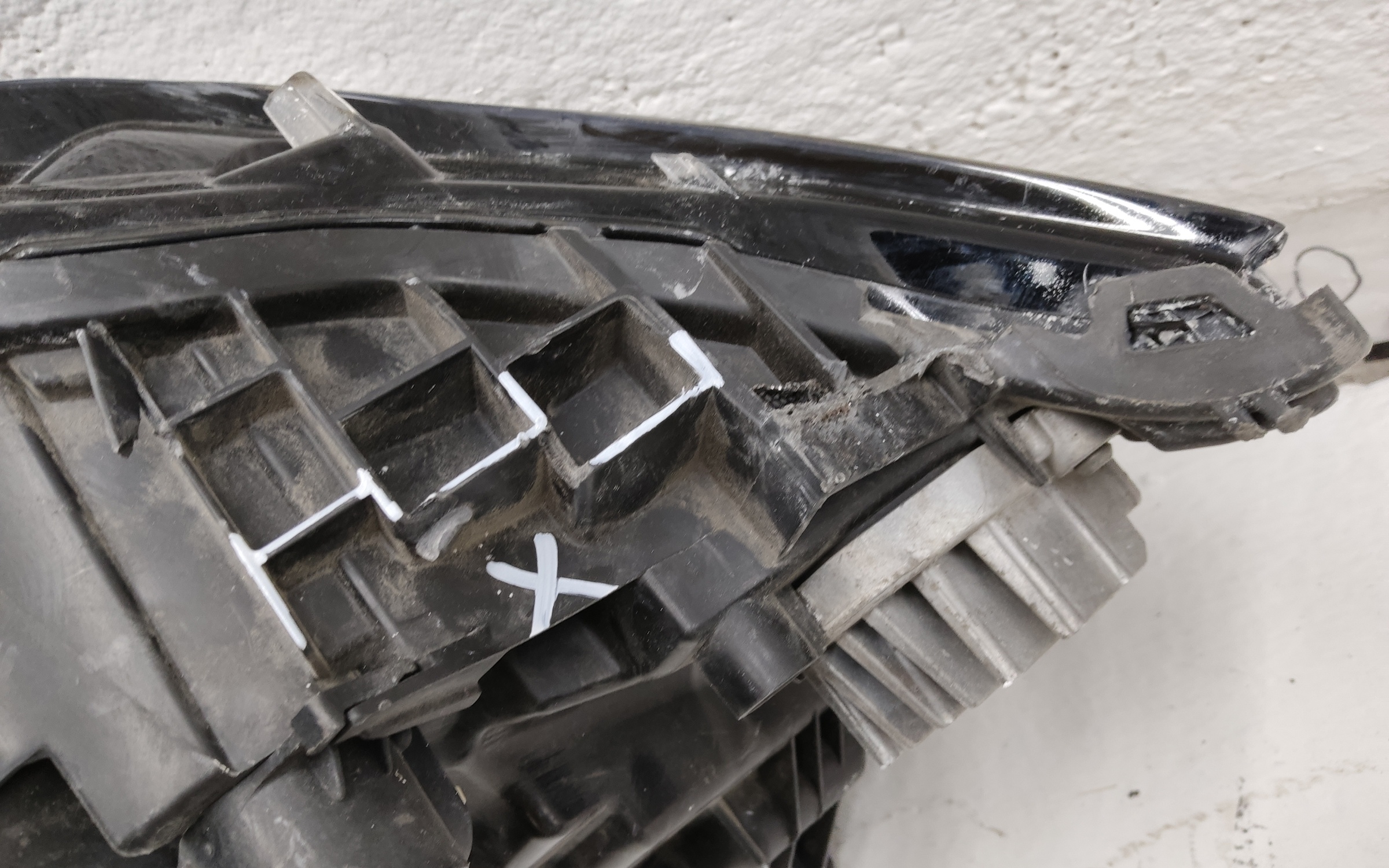 Фара передняя левая Volvo XC90 2 LED