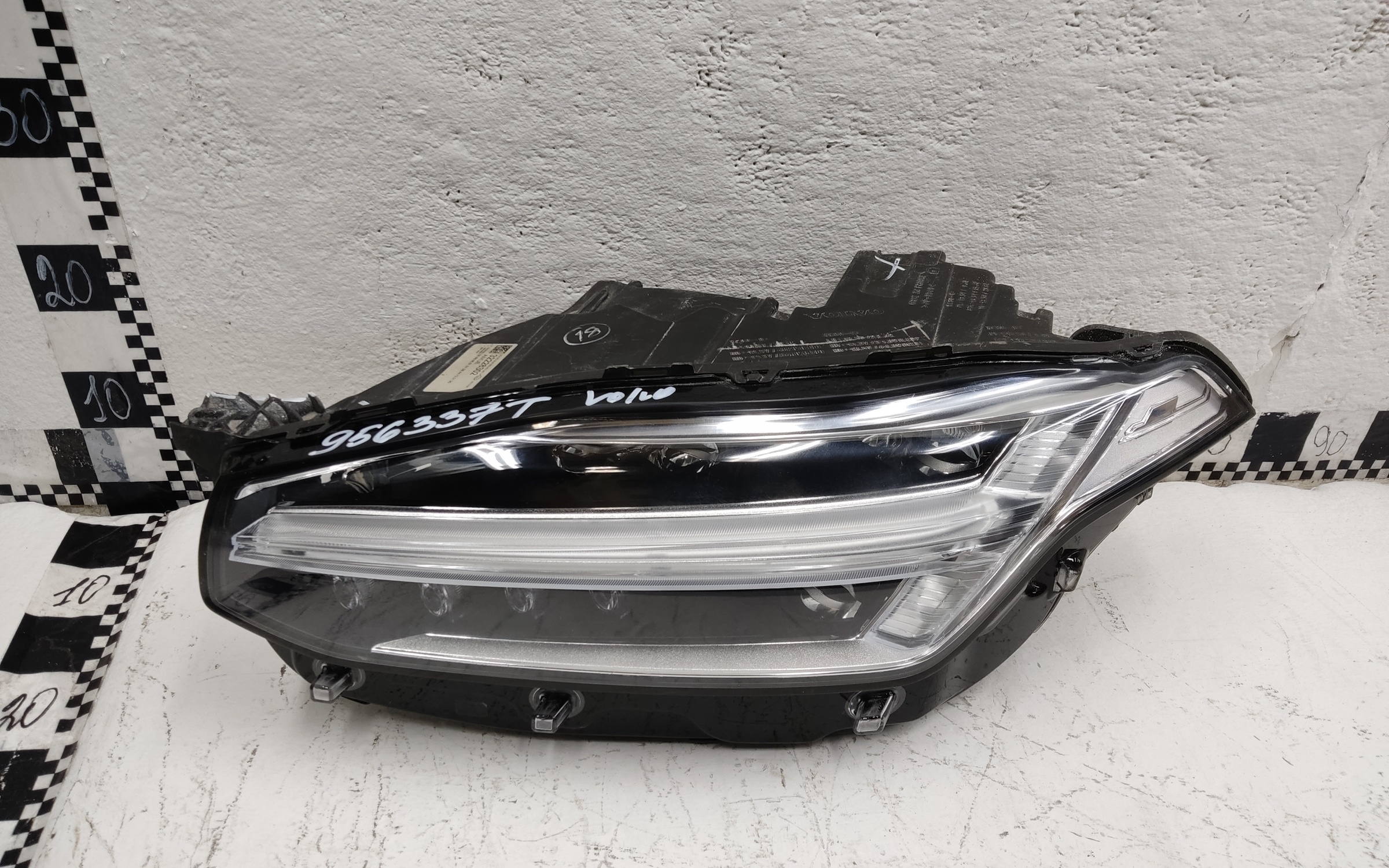 Фара передняя левая Volvo XC90 2 LED