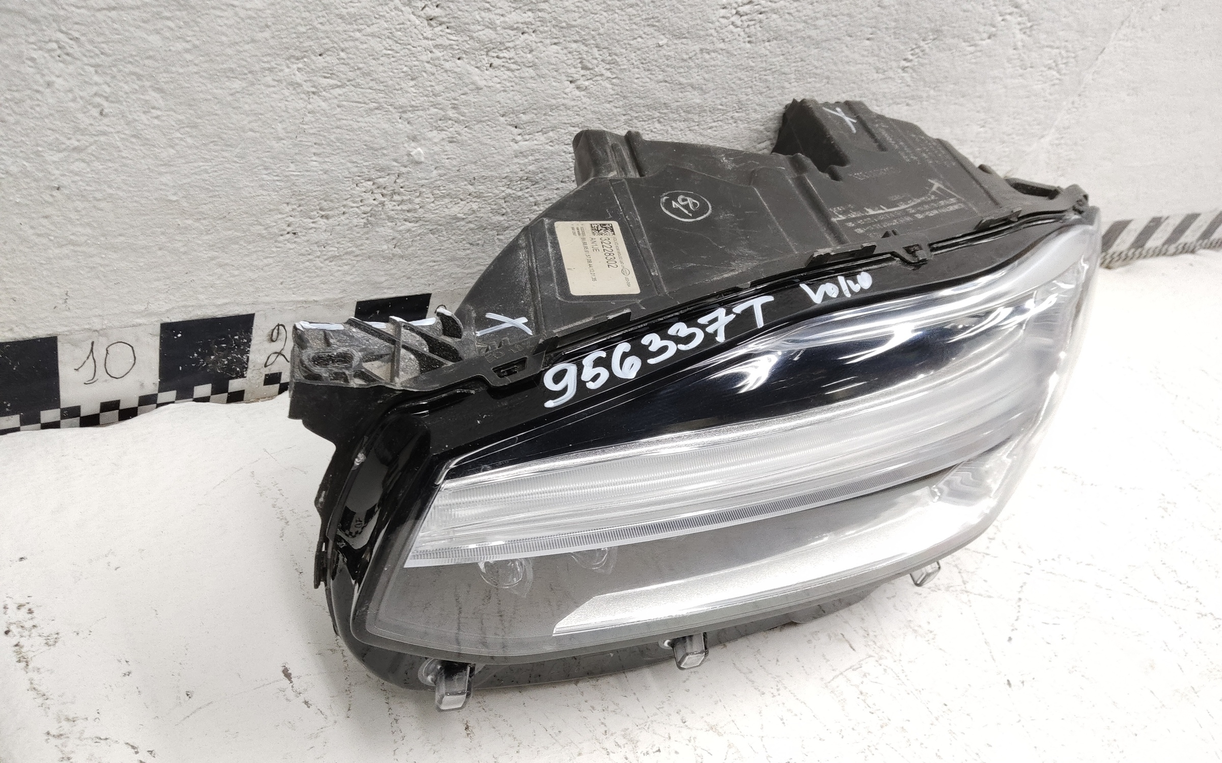 Фара передняя левая Volvo XC90 2 LED