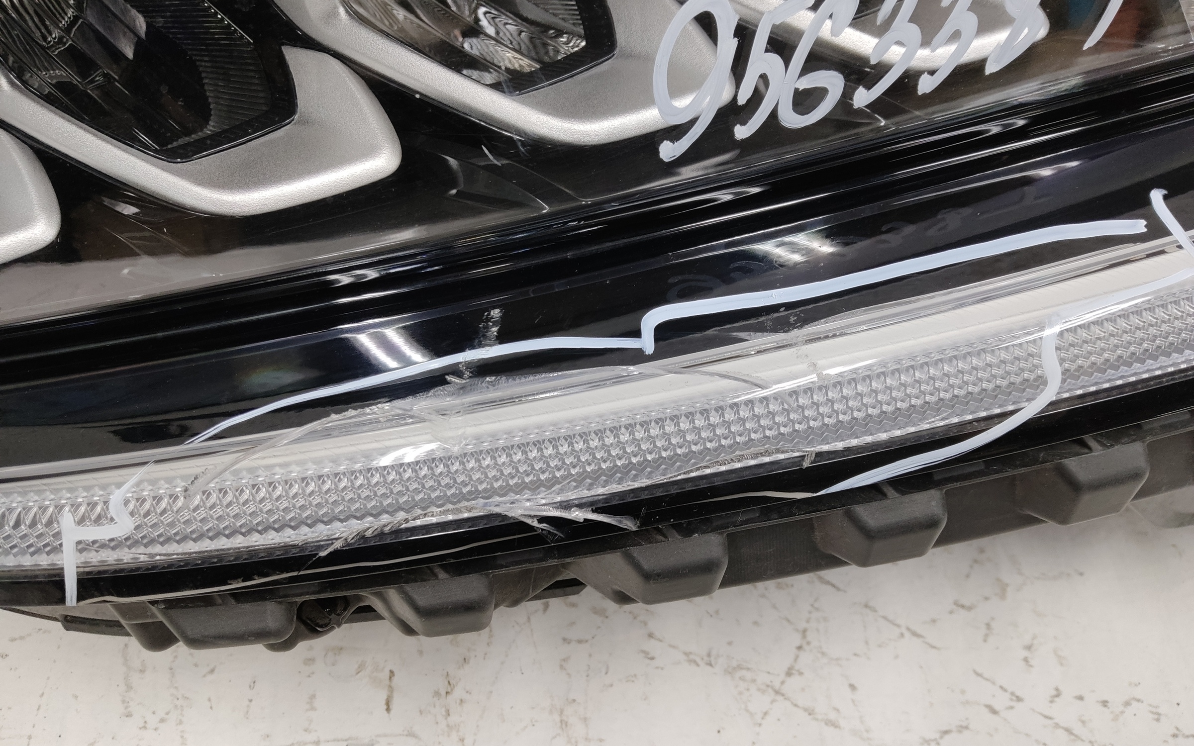 Фара передняя правая Kia Sorento 4 LED