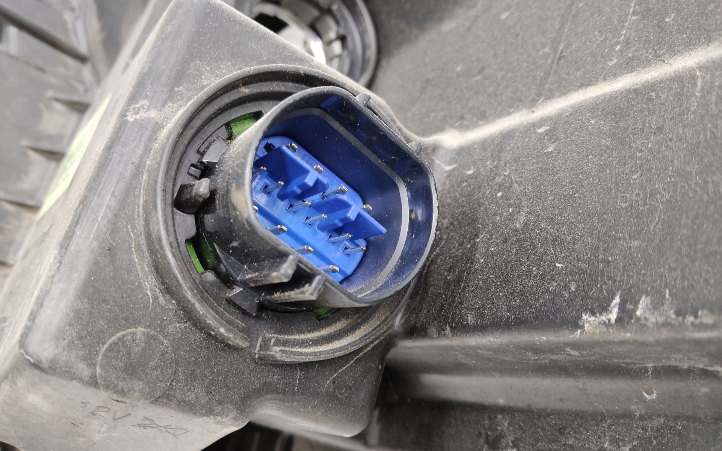 Фара передняя правая Kia Sorento 4 LED